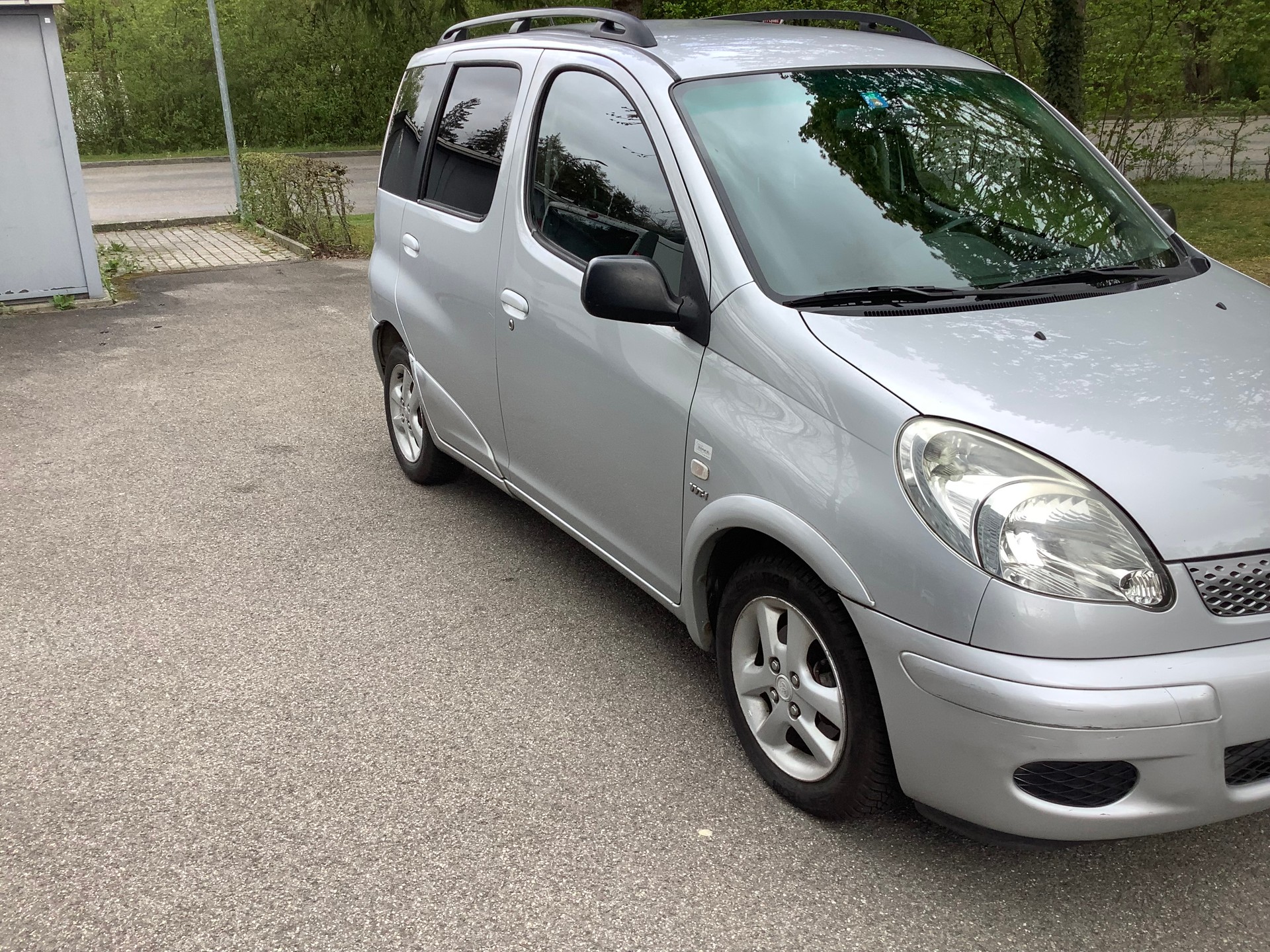 TOYOTA Yaris Verso 1.3 Linea Sol-image-1
