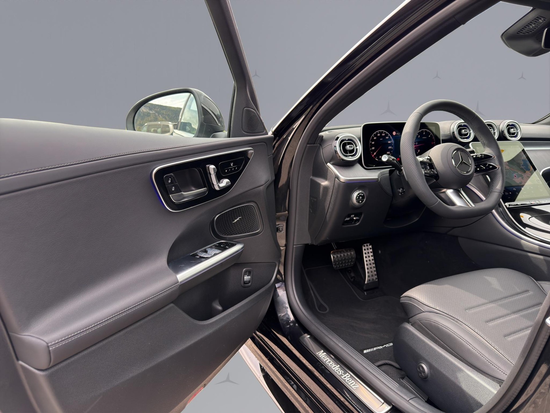MERCEDES-BENZ C 220 d Swiss Star AMG Line 4matic Kombi-image-13