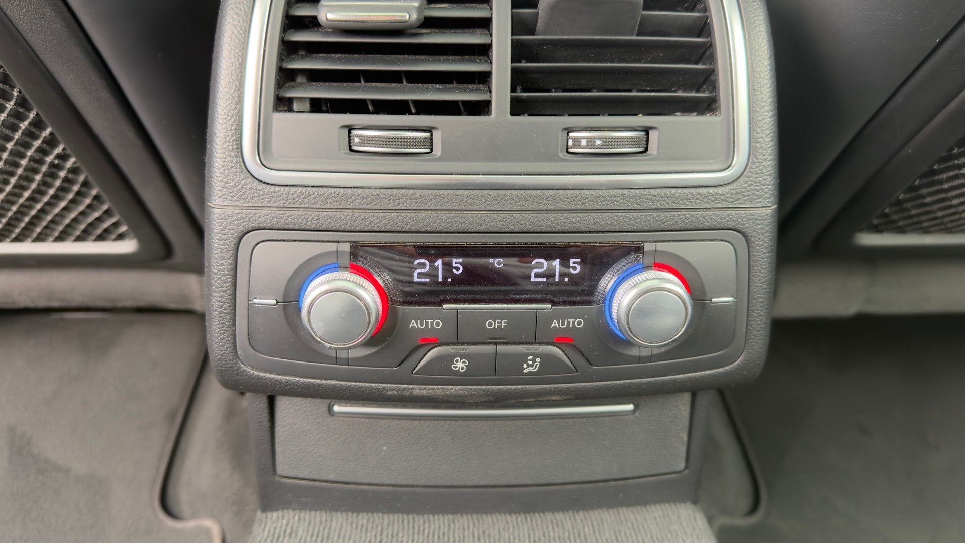 AUDI A6 Avant 3.0 BiTDI V6 quattro tiptronic-image-18