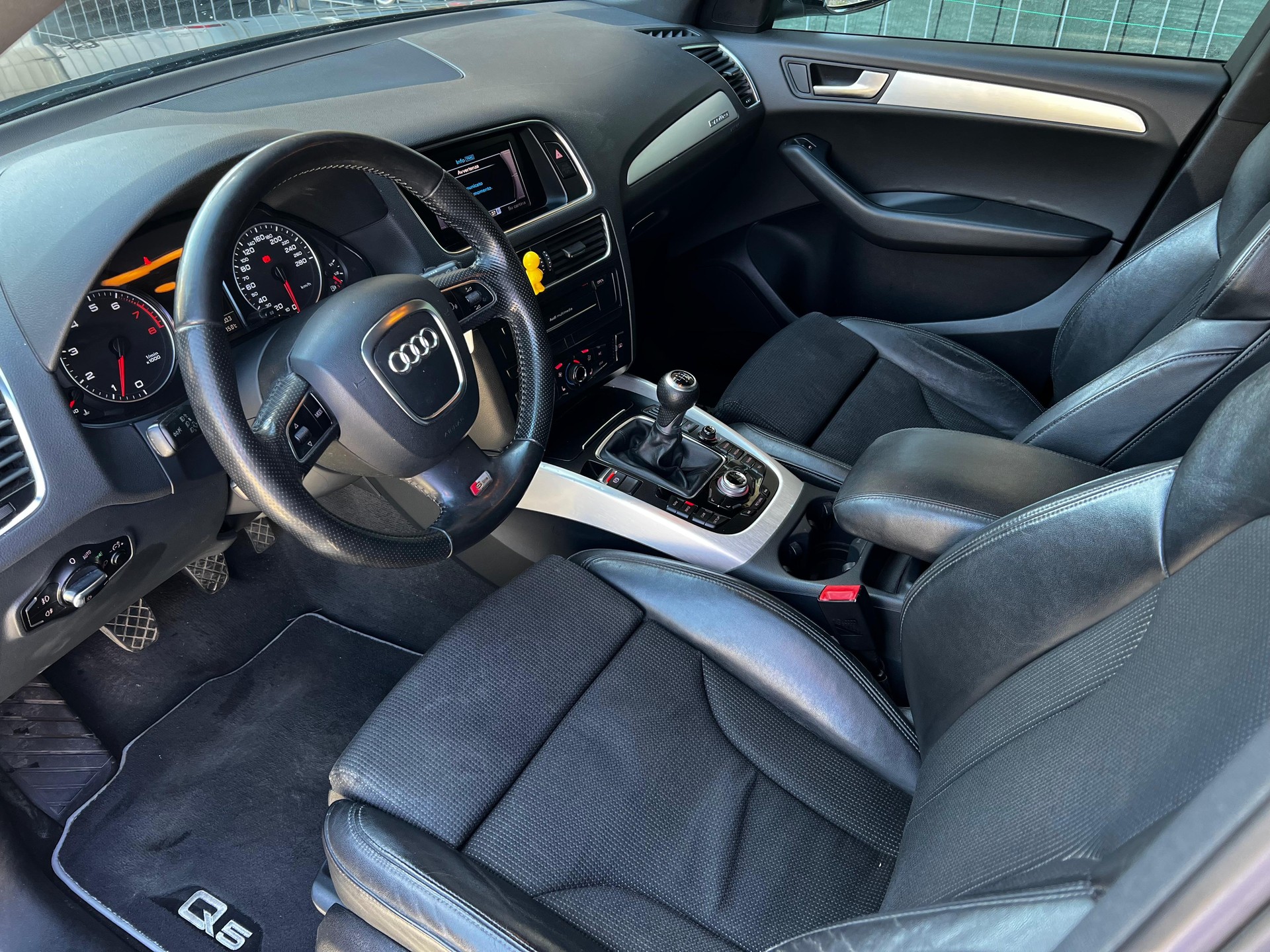 AUDI Q5 2.0 TFSI quattro-image-8