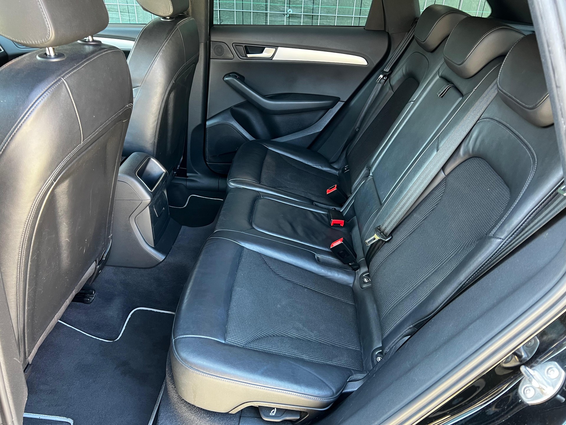 AUDI Q5 2.0 TFSI quattro-image-11
