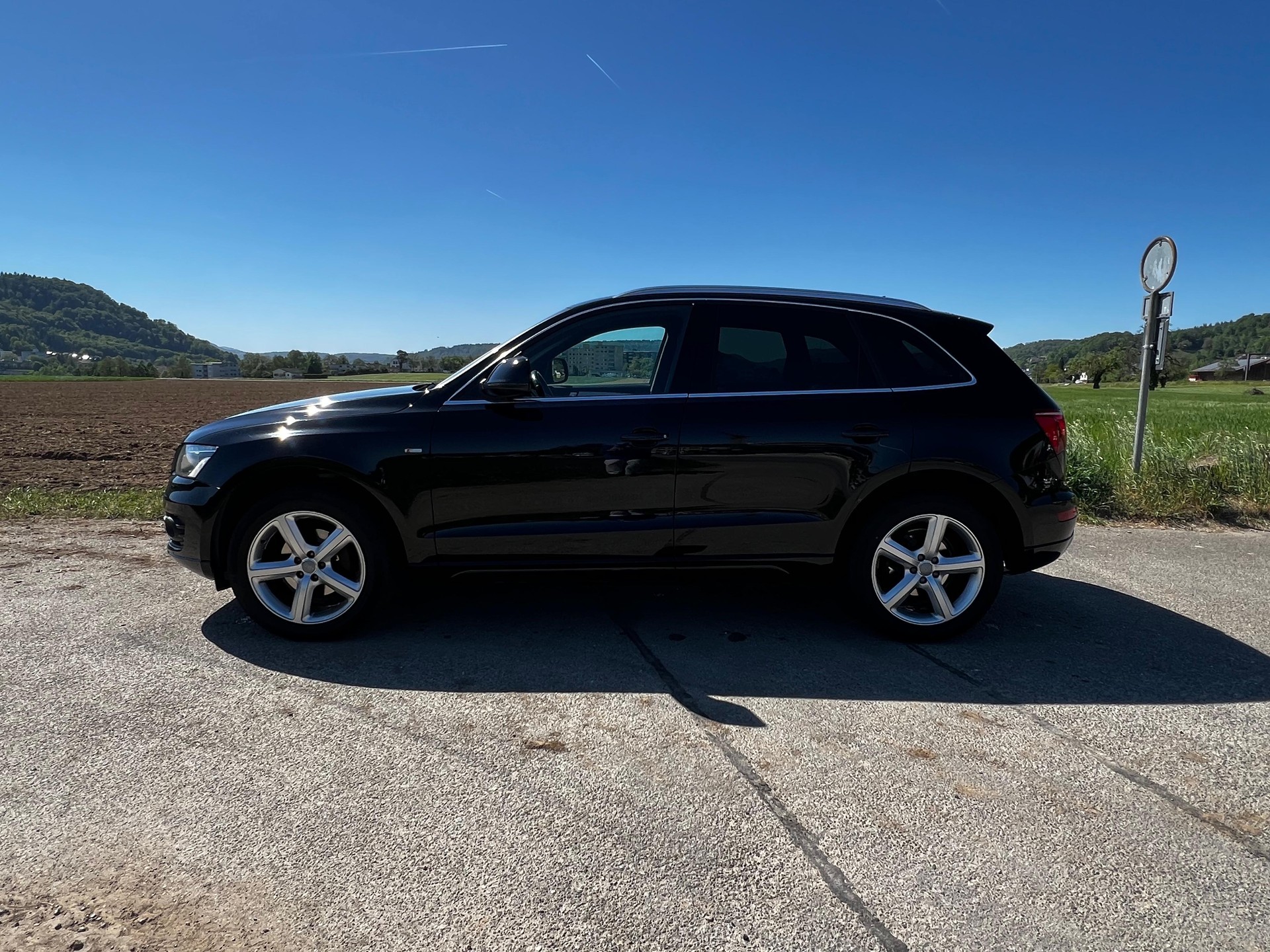 AUDI Q5 2.0 TFSI quattro-image-1