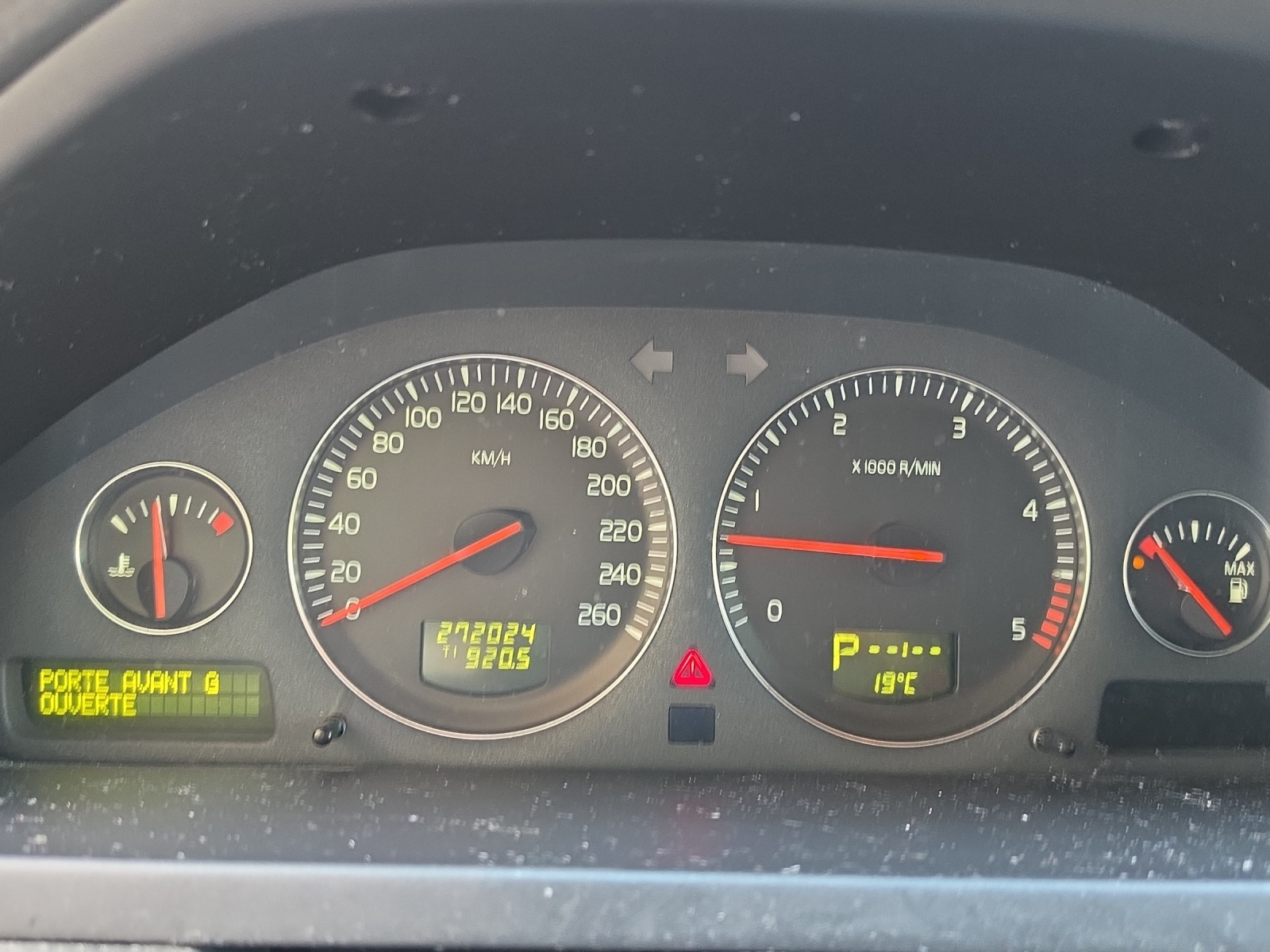 VOLVO XC90 D5 AWD Geartronic-image-16