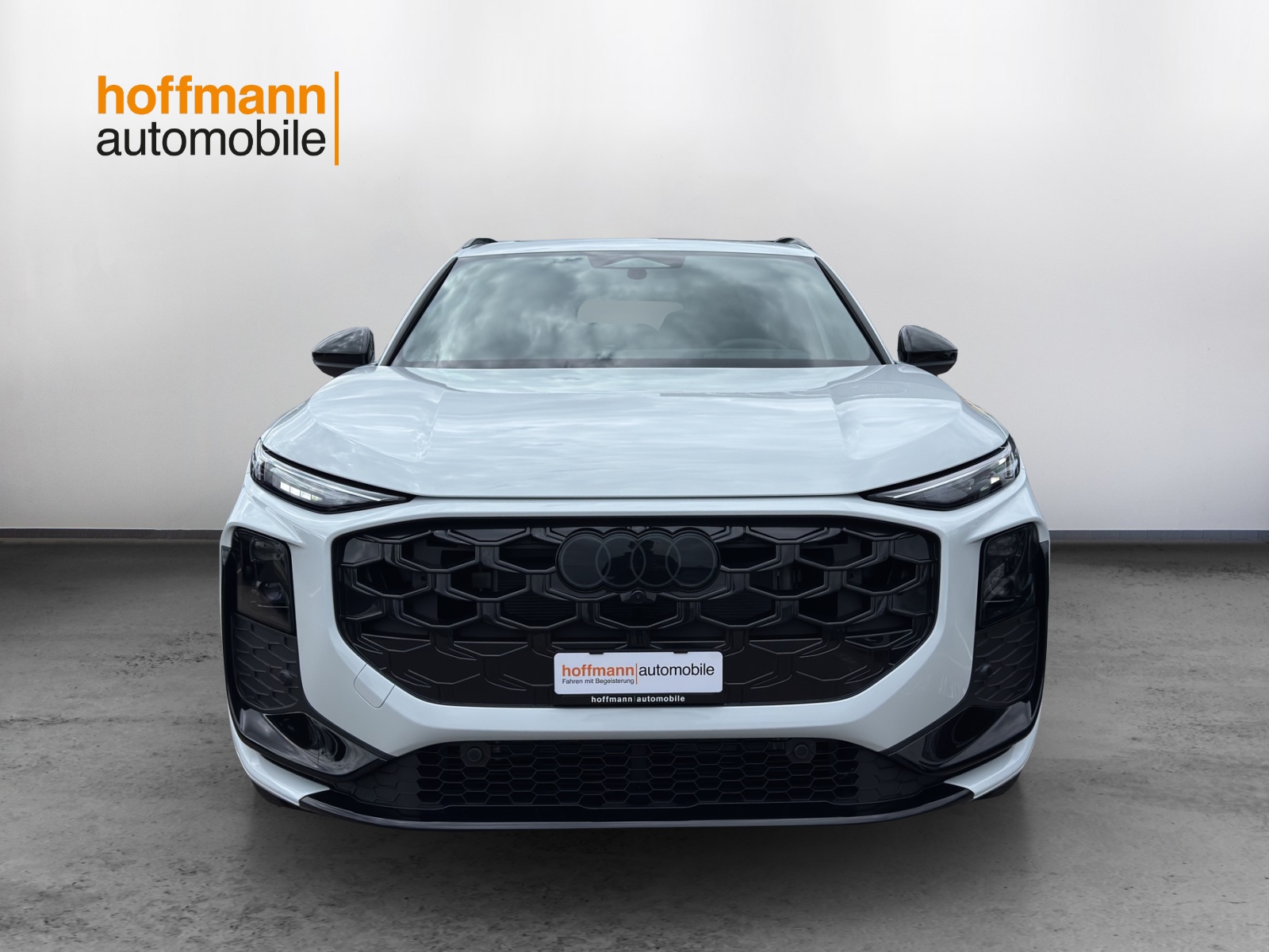 AUDI Q3 SUV TFSI quattro 195 kW S tronic-image-1