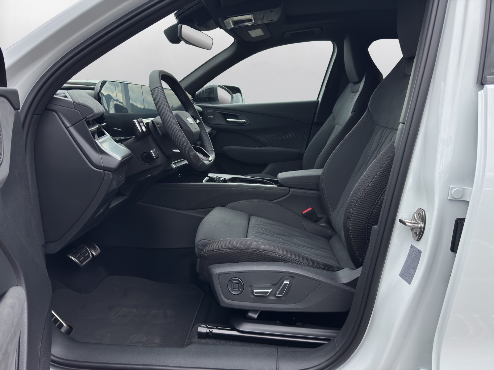 AUDI Q3 SUV TFSI quattro 195 kW S tronic-image-9