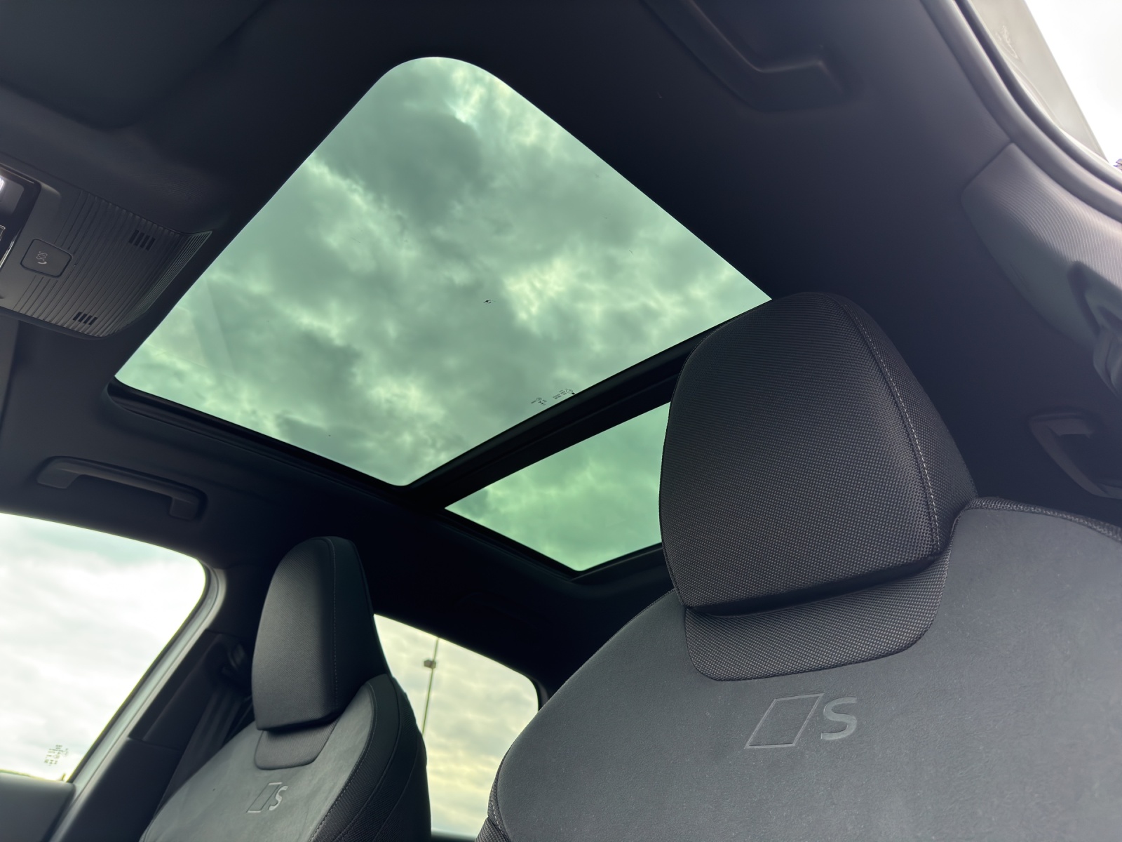 AUDI Q3 SUV TFSI quattro 195 kW S tronic-image-14