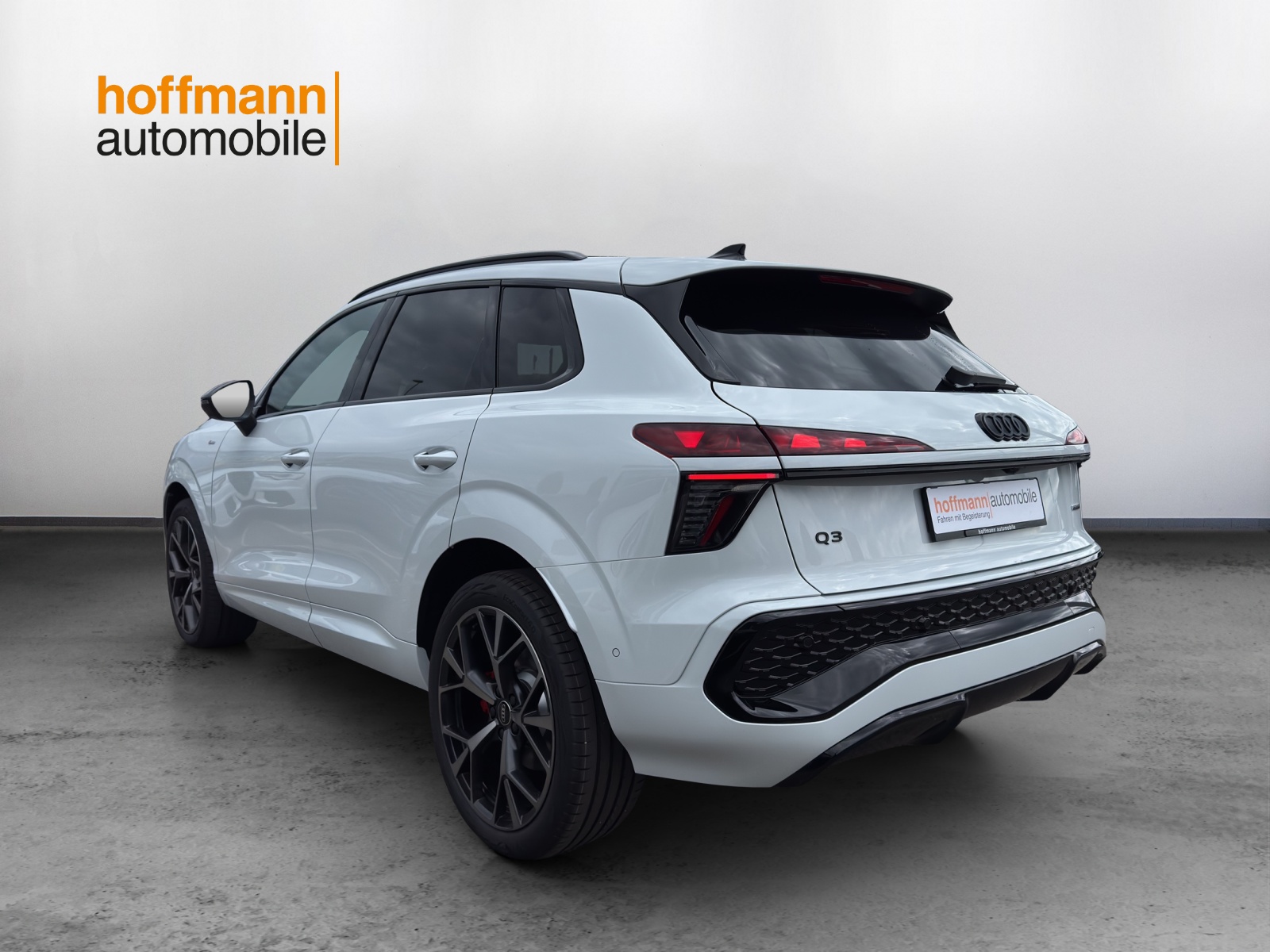 AUDI Q3 SUV TFSI quattro 195 kW S tronic-image-5