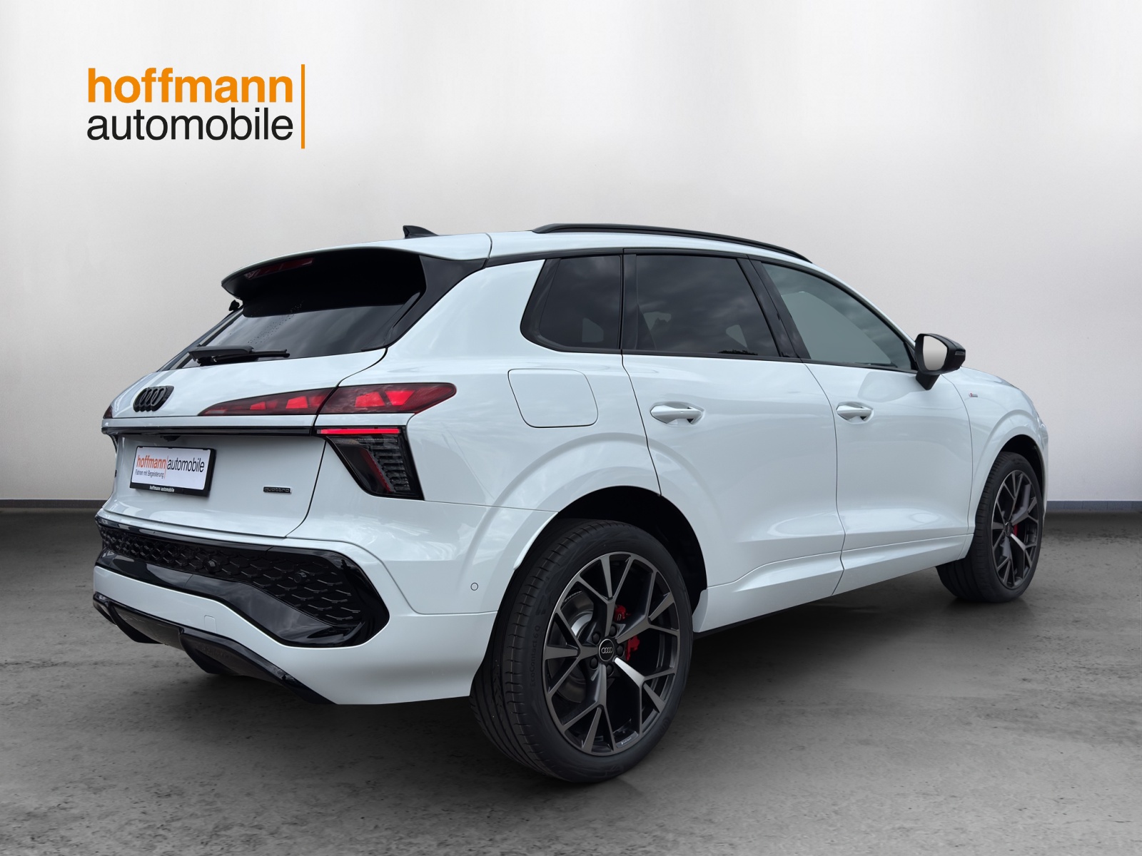 AUDI Q3 SUV TFSI quattro 195 kW S tronic-image-3