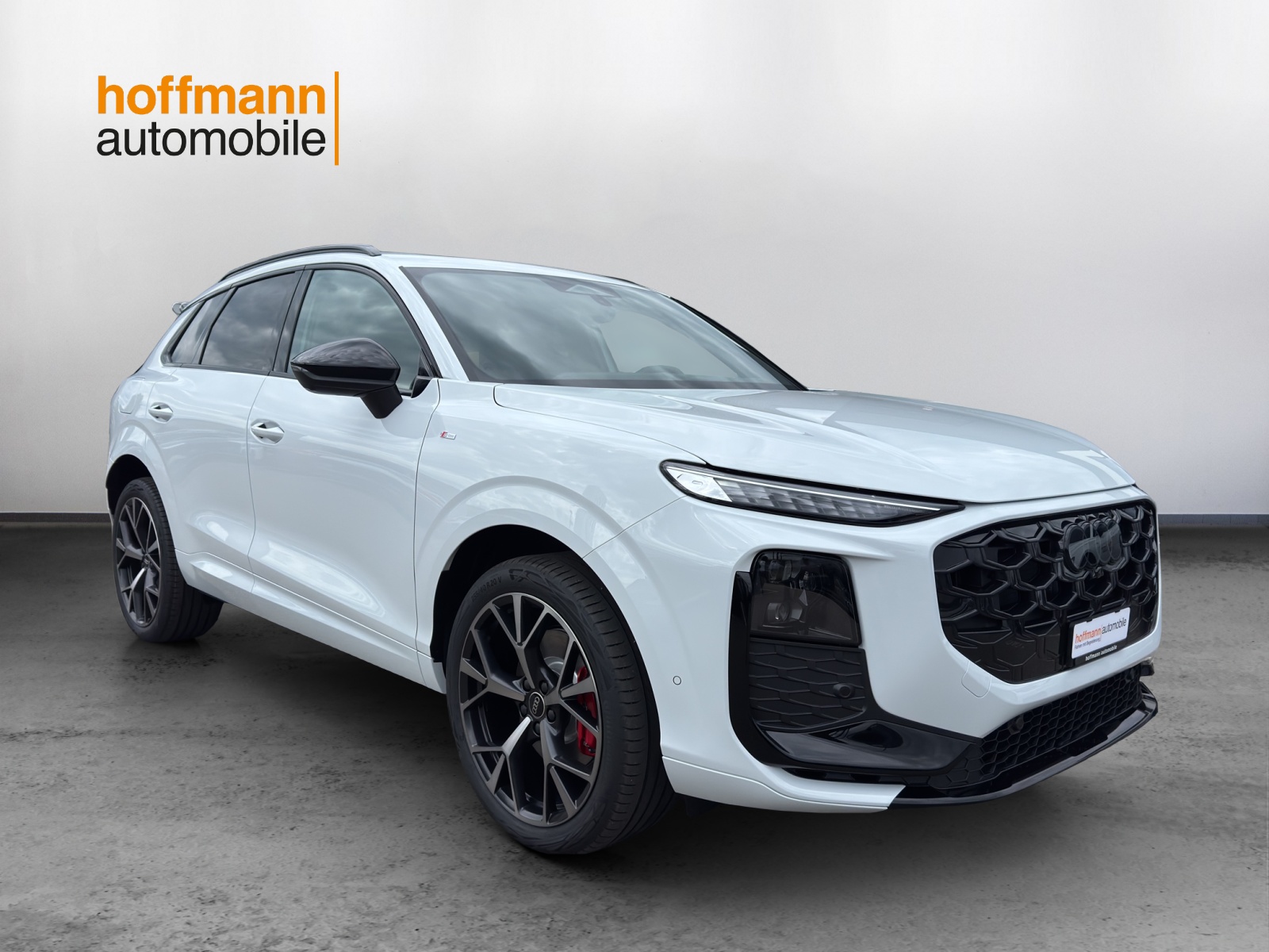AUDI Q3 SUV TFSI quattro 195 kW S tronic-image-2