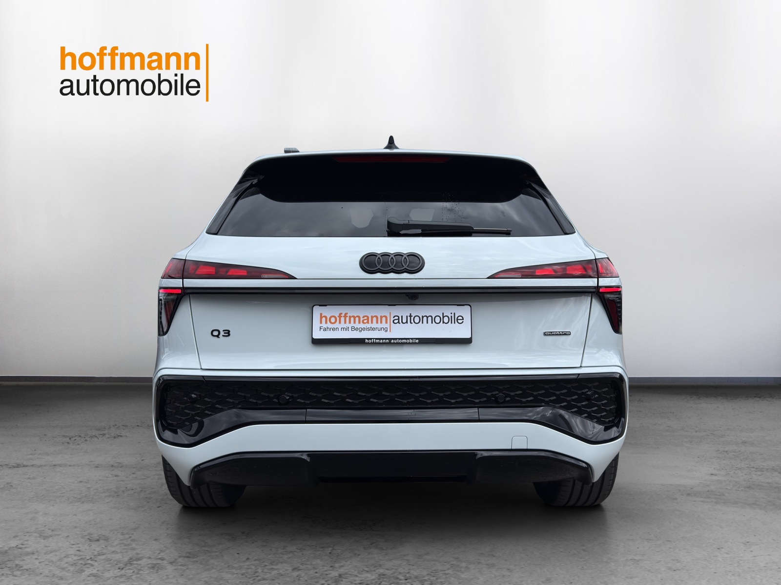 AUDI Q3 SUV TFSI quattro 195 kW S tronic-image-4