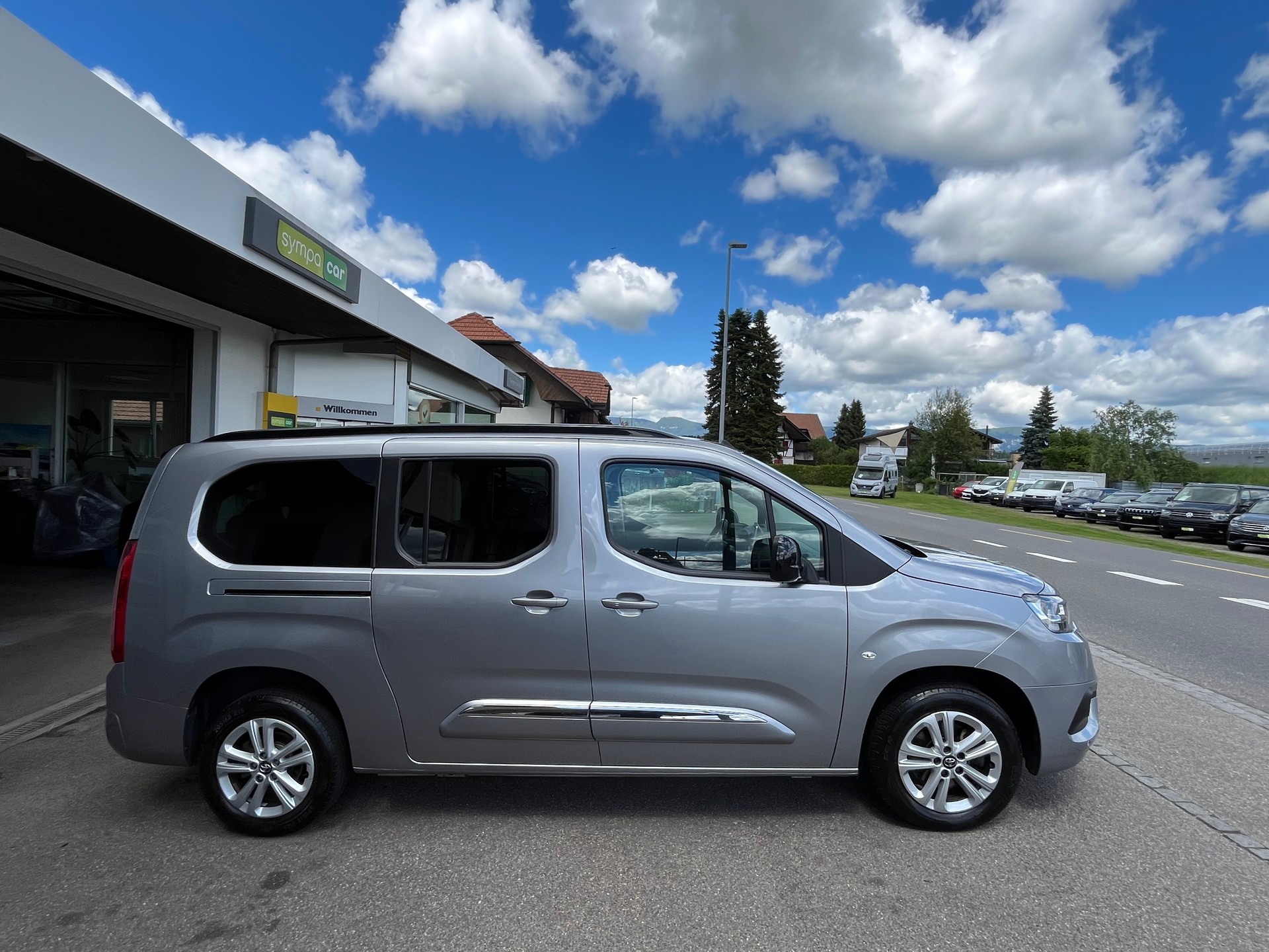TOYOTA Proace City Verso 1.5 Trend Long Automatik-image-3