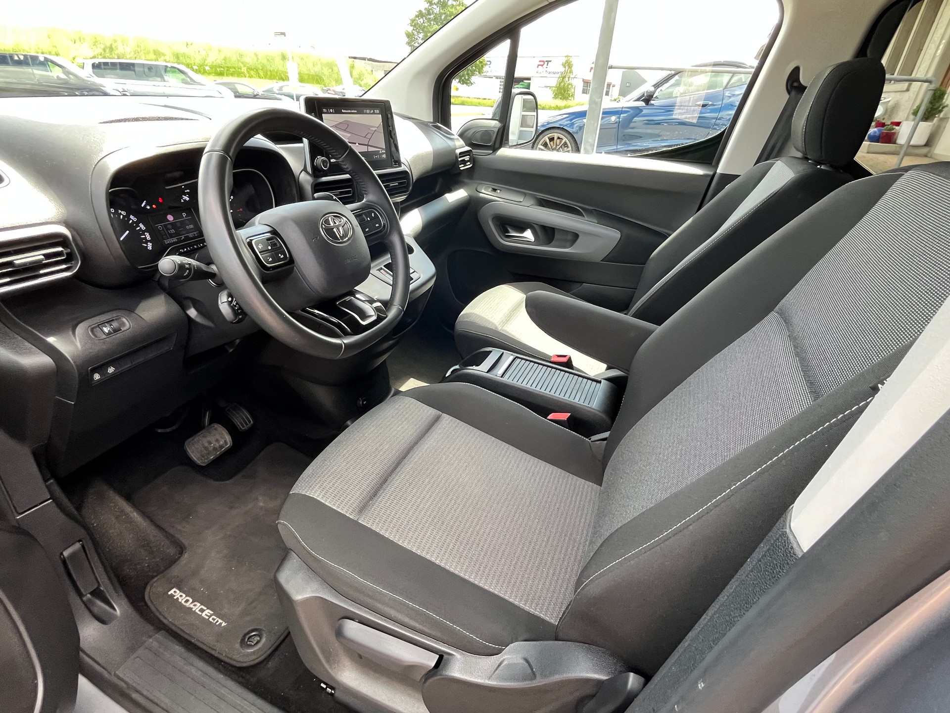 TOYOTA Proace City Verso 1.5 Trend Long Automatik-image-5