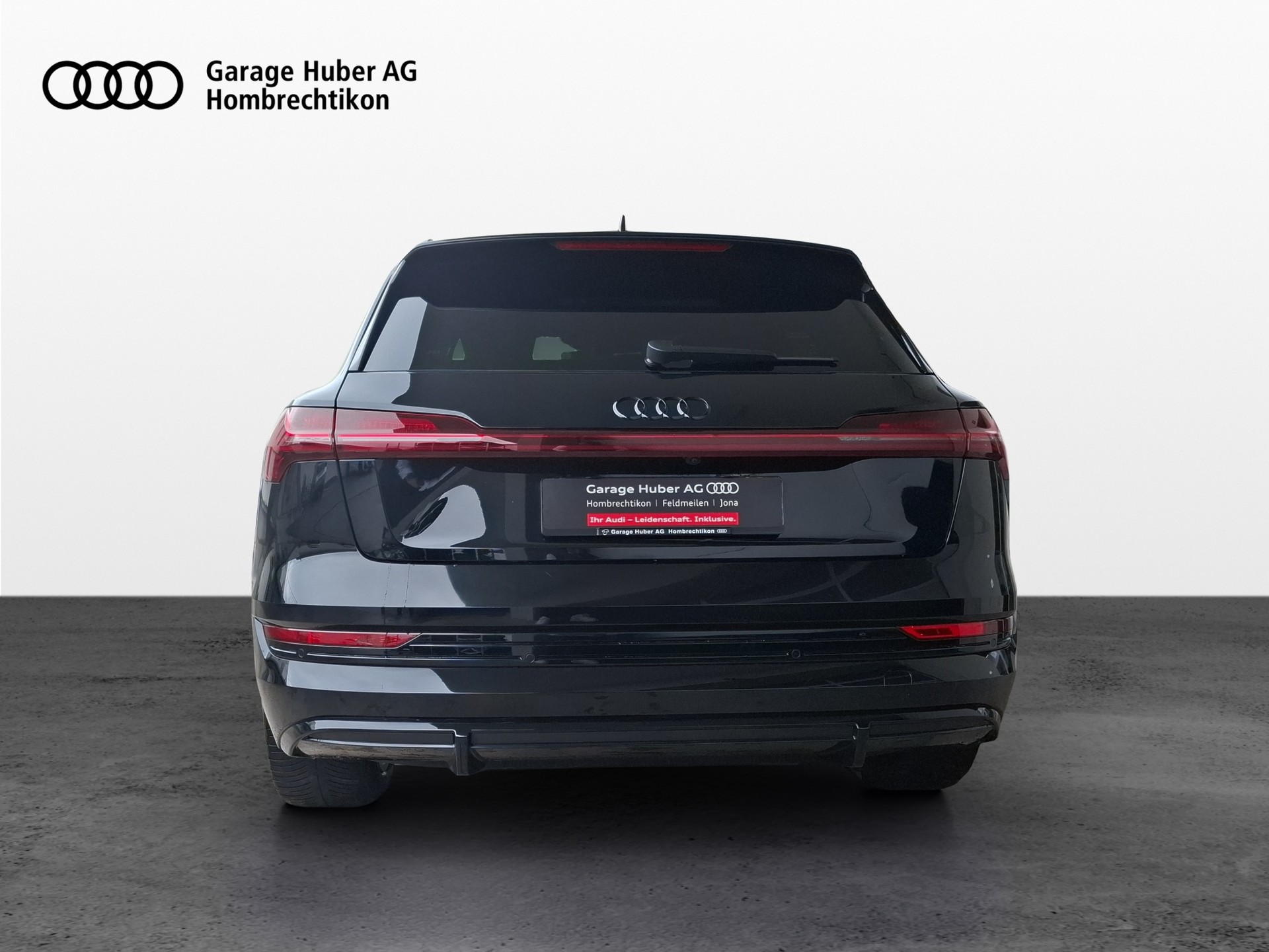 AUDI e-tron 55 S Line Black Edition quattro-image-3