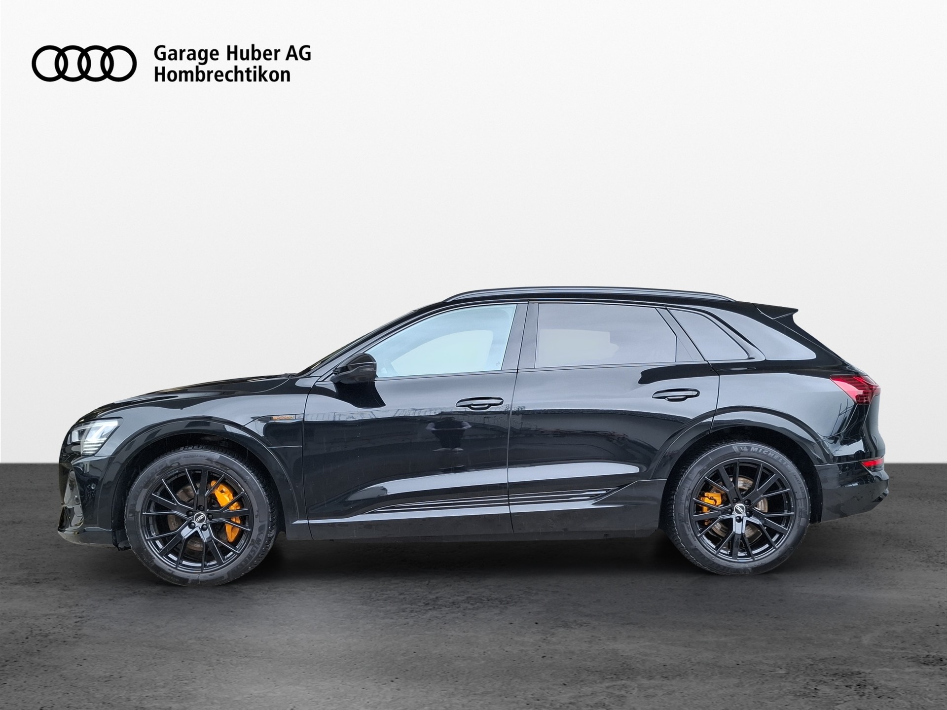 AUDI e-tron 55 S Line Black Edition quattro-image-1