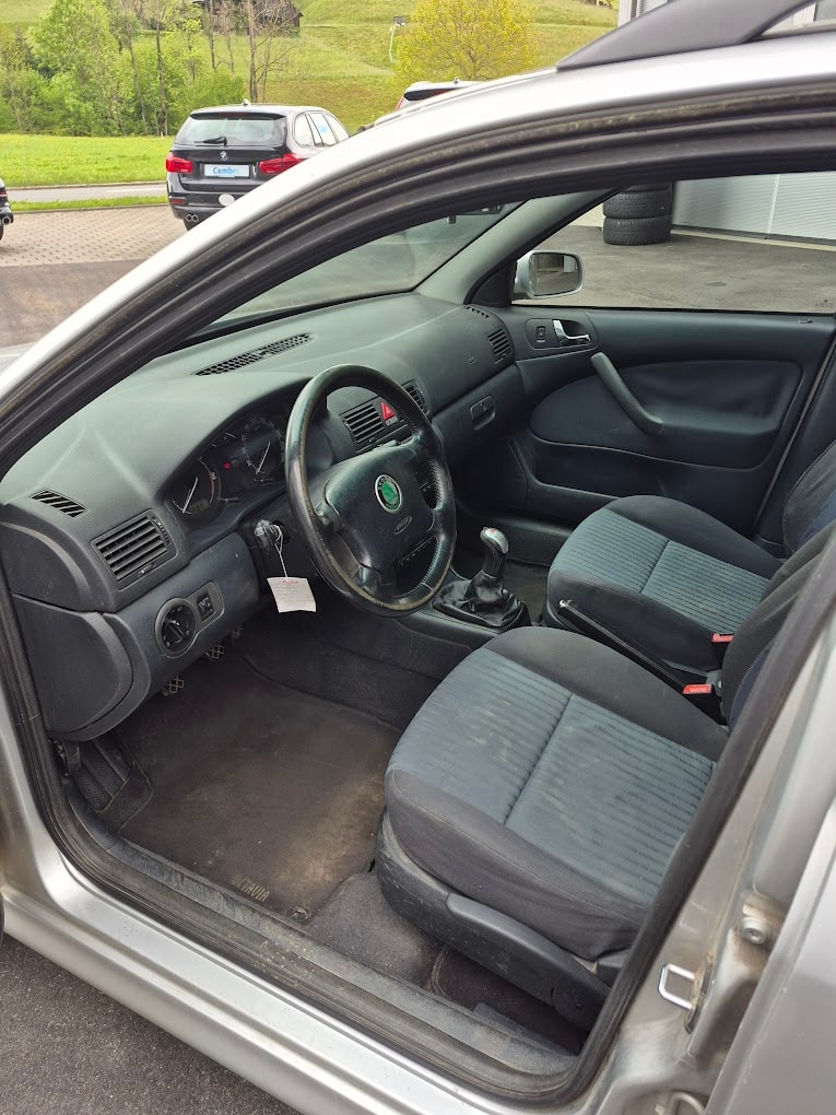 SKODA Octavia 1.9 TDI Tour 4x4-image-9