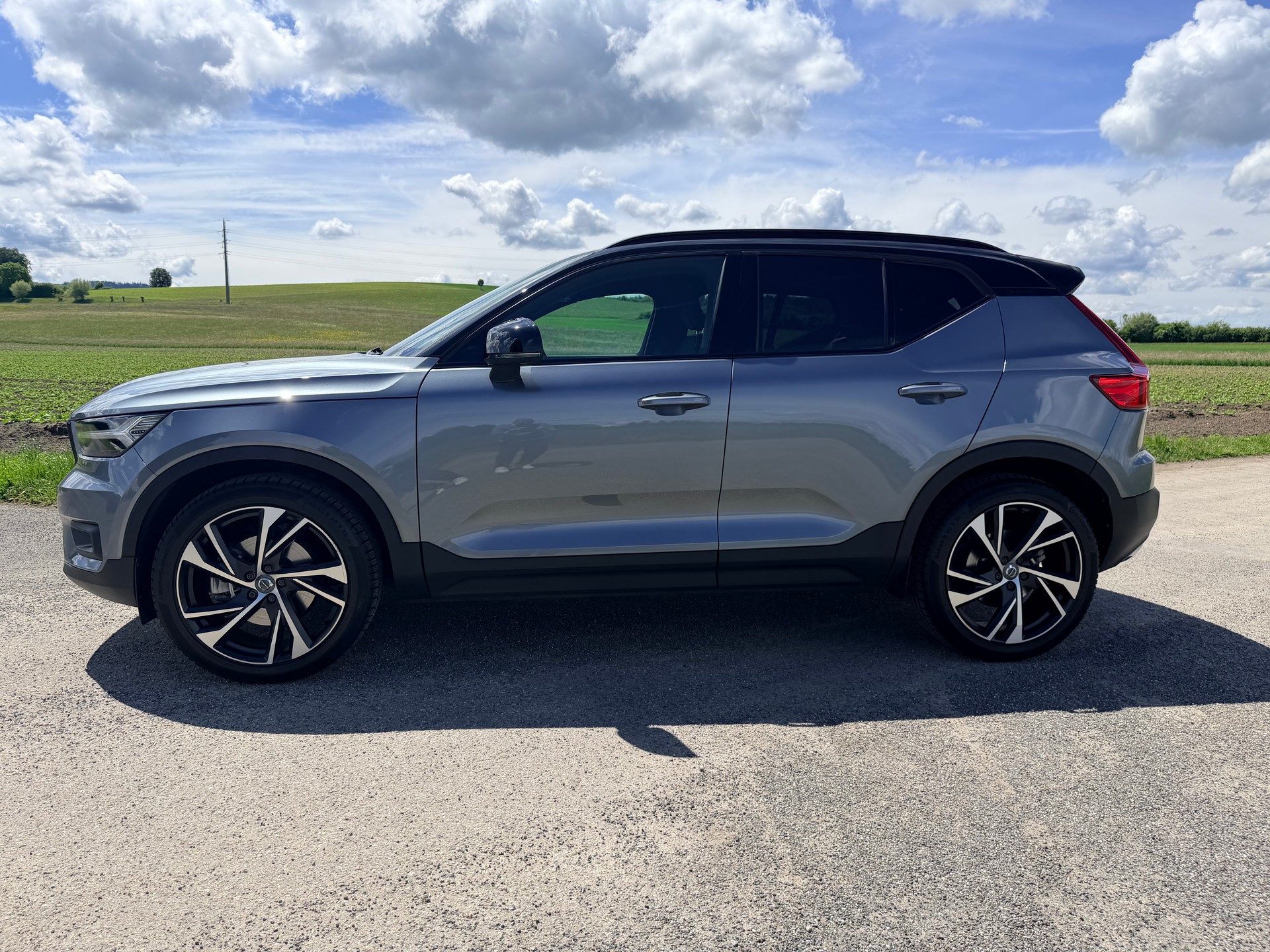 VOLVO 2.0 D4 R-Design AWD-image-1