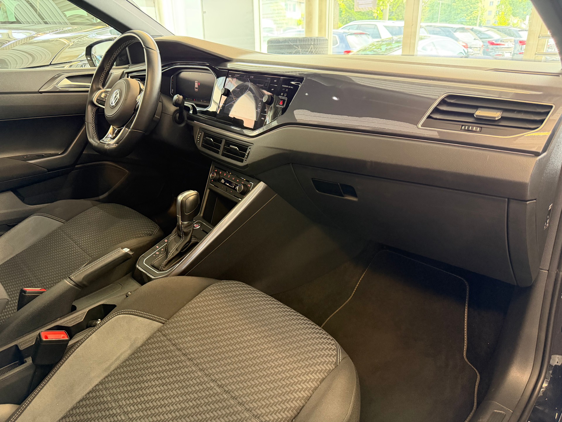 VW Polo 1.0 TSI BMT R-LINE Highline DSG | CH | Navi | PANORAMA | Keyless | Innovationspaket |-image-29