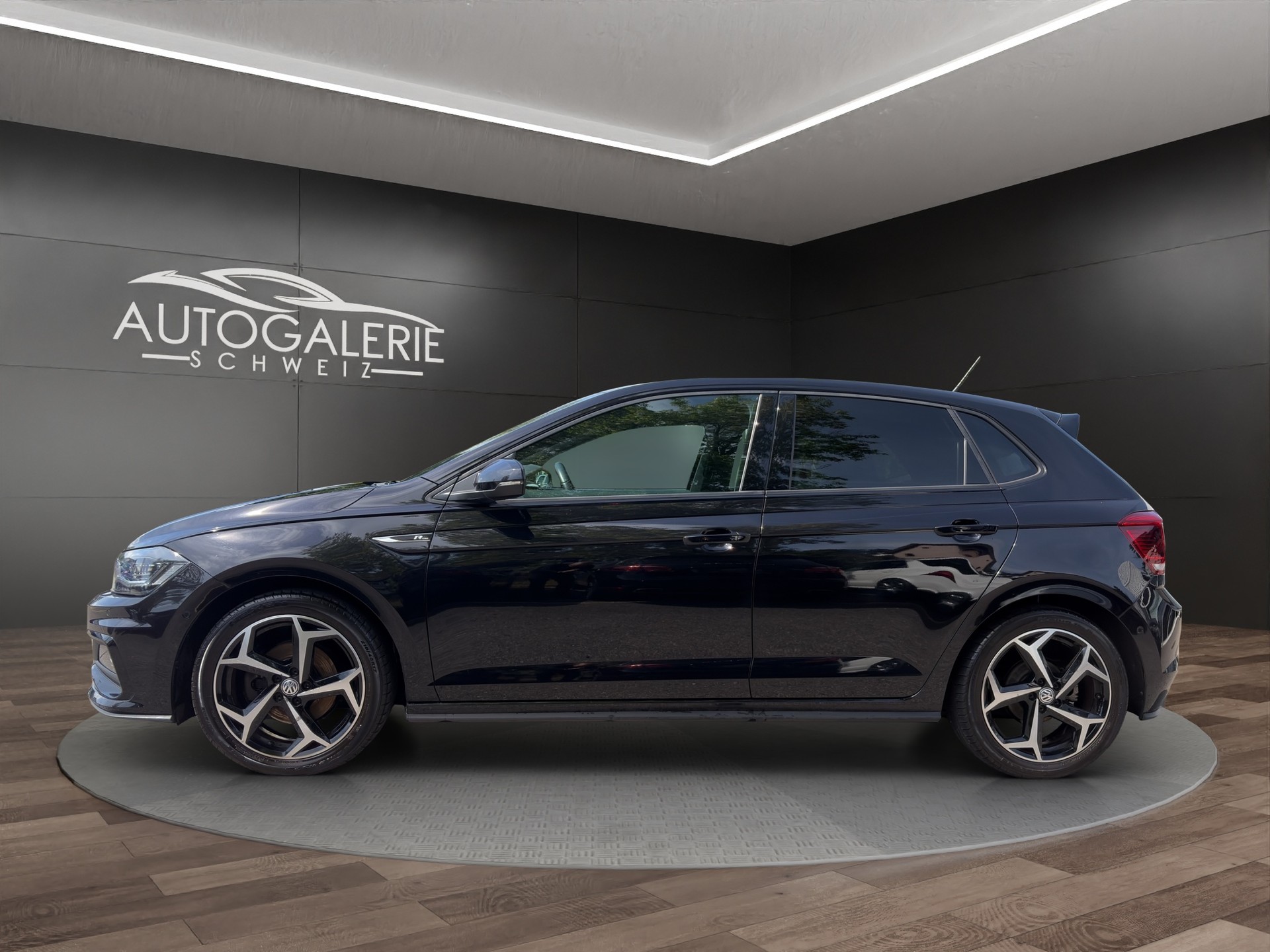 VW Polo 1.0 TSI BMT R-LINE Highline DSG | CH | Navi | PANORAMA | Keyless | Innovationspaket |-showroom-element-1