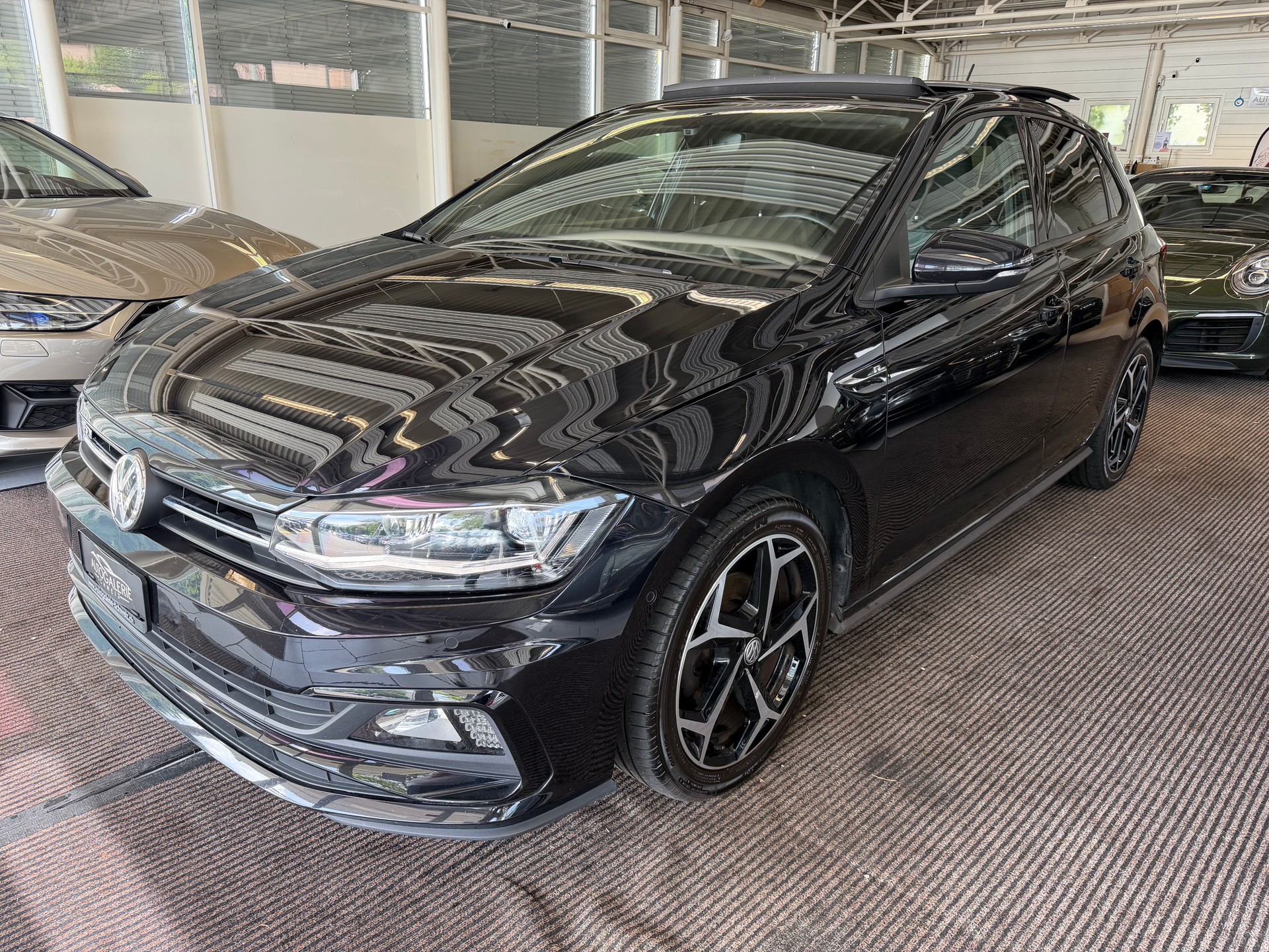 VW Polo 1.0 TSI BMT R-LINE Highline DSG | CH | Navi | PANORAMA | Keyless | Innovationspaket |-image-36