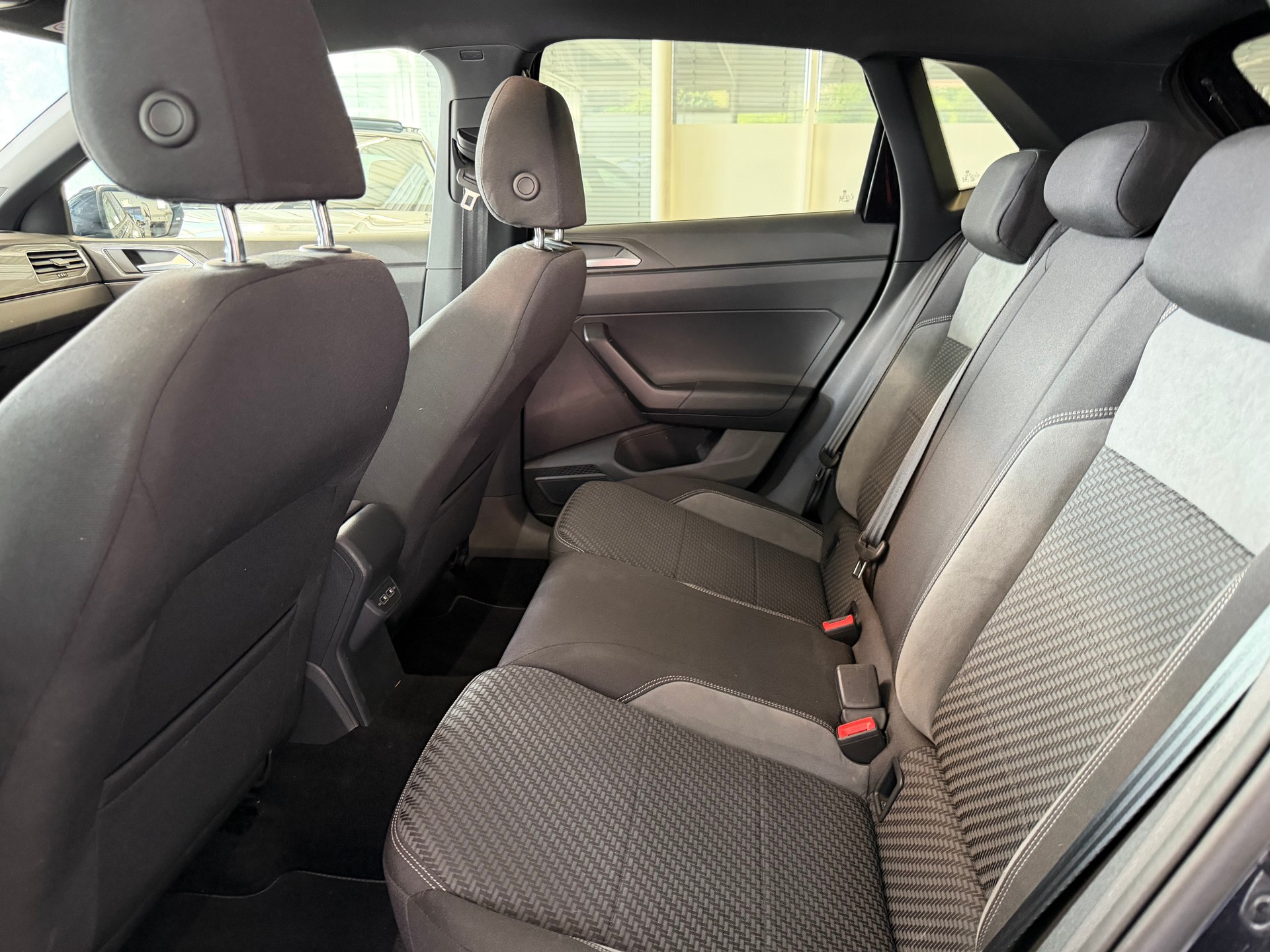VW Polo 1.0 TSI BMT R-LINE Highline DSG | CH | Navi | PANORAMA | Keyless | Innovationspaket |-image-22