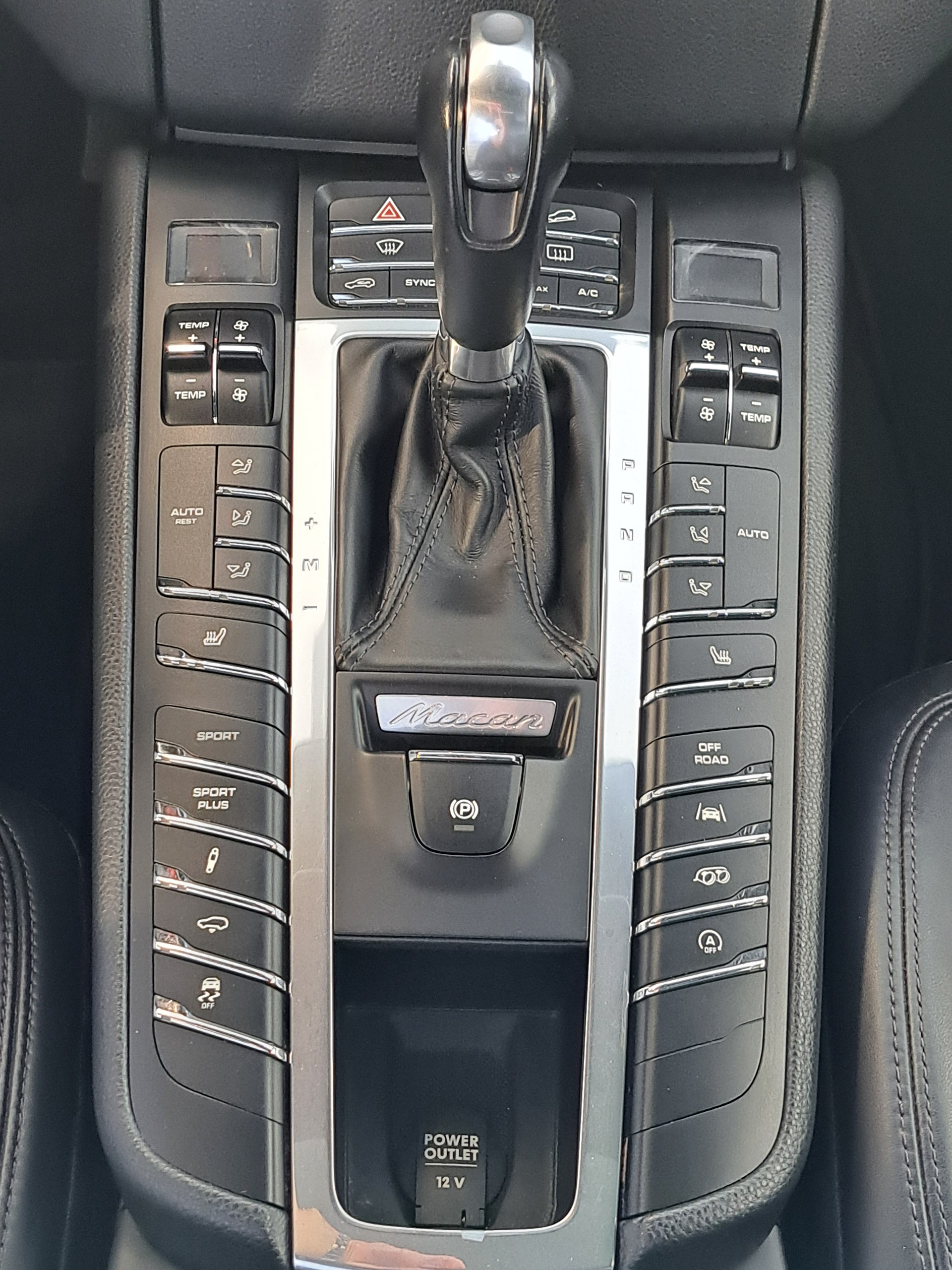 PORSCHE Macan GTS PDK-image-12