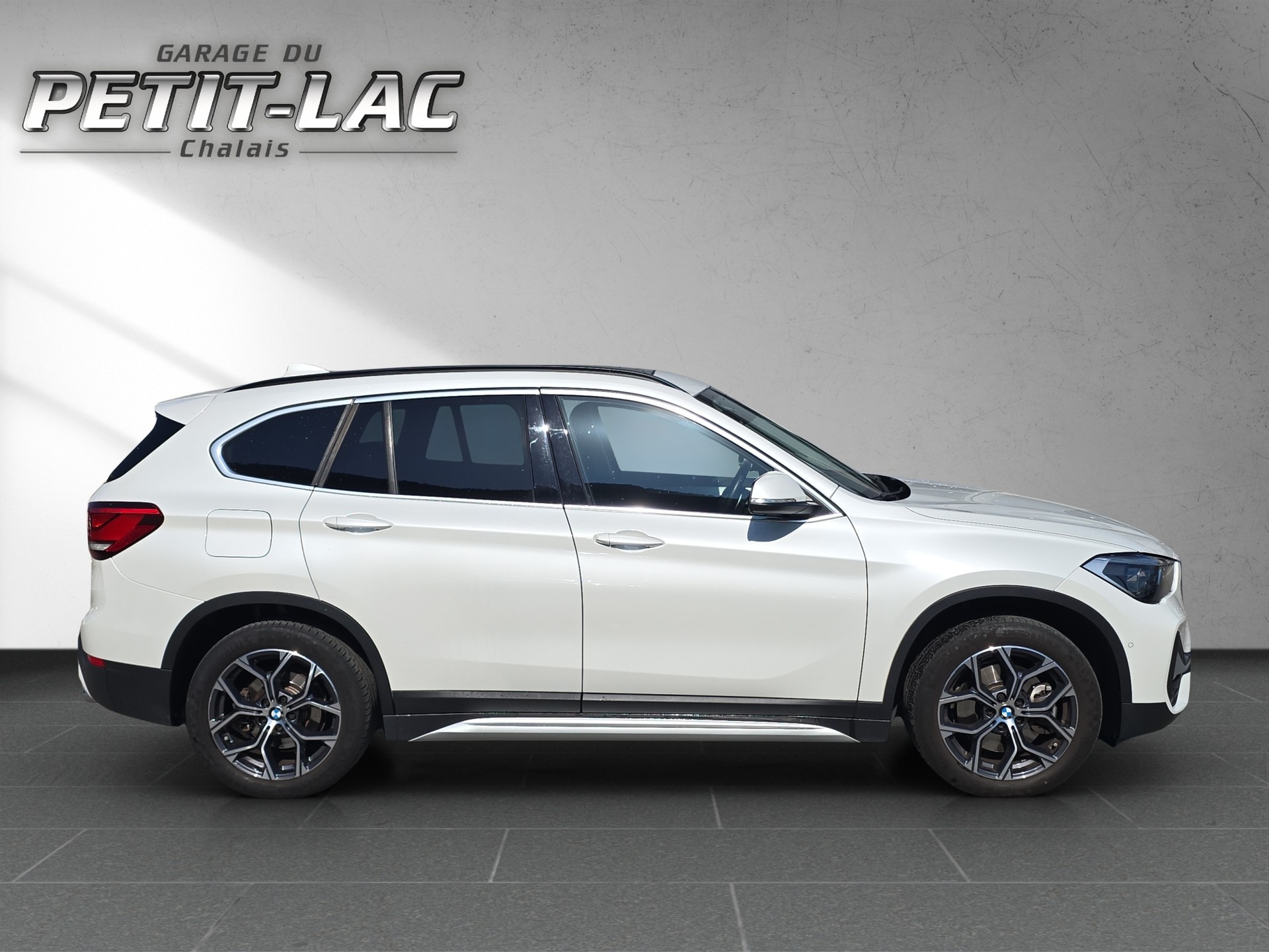 BMW X1 xDrive 20i xLine Steptronic-image-2