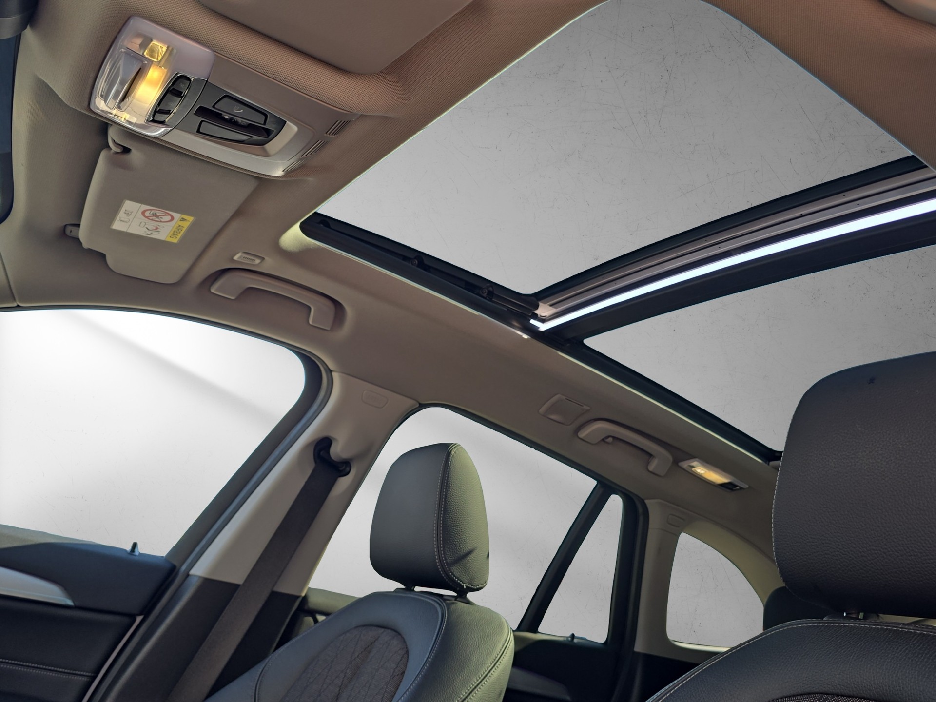 BMW X1 xDrive 20i xLine Steptronic-image-15