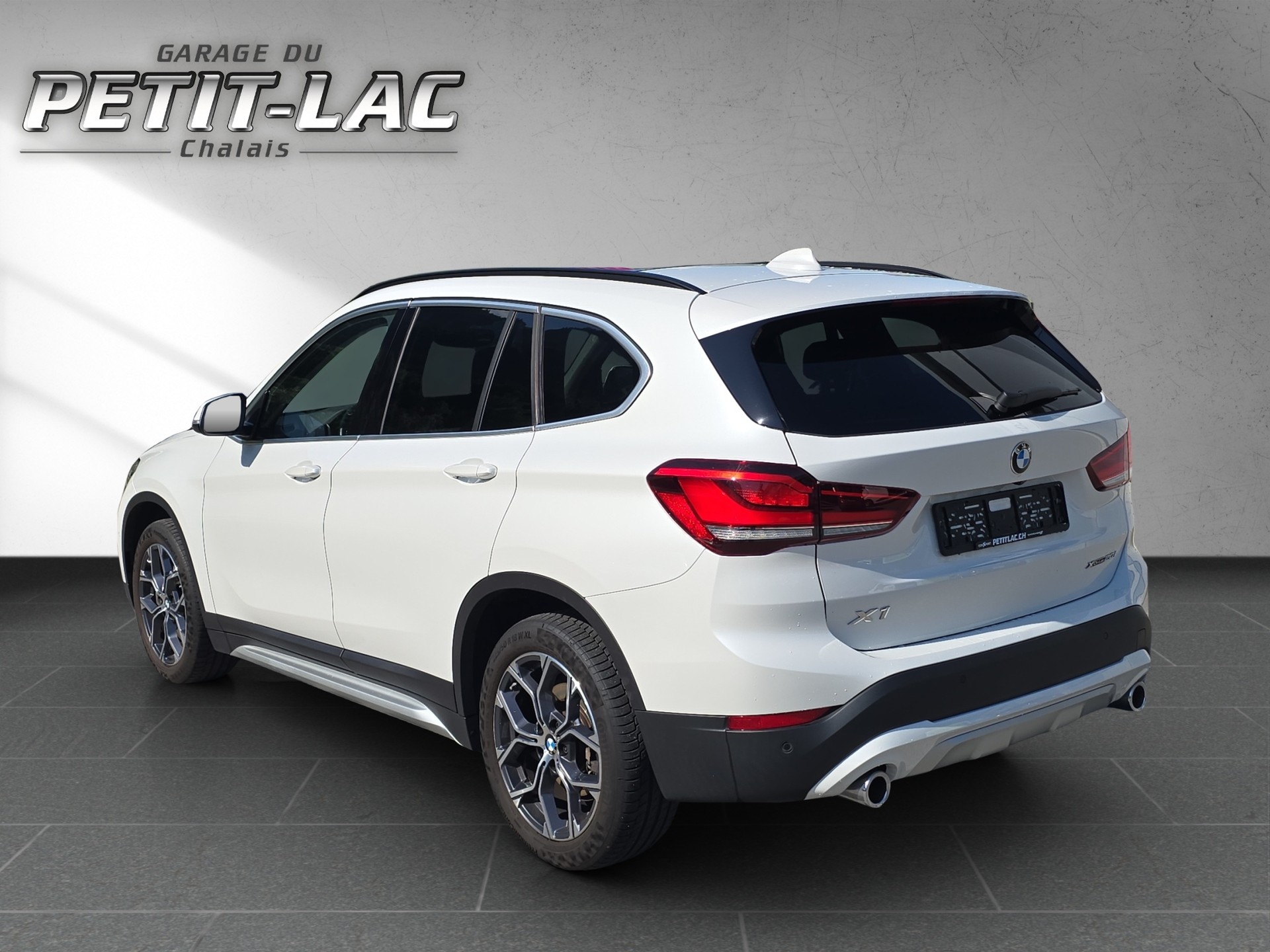 BMW X1 xDrive 20i xLine Steptronic-image-5