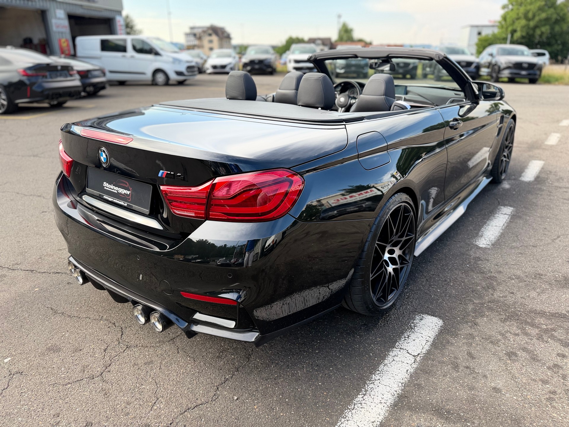 BMW M4 Cabriolet Competition DKG ° All Black °-image-18