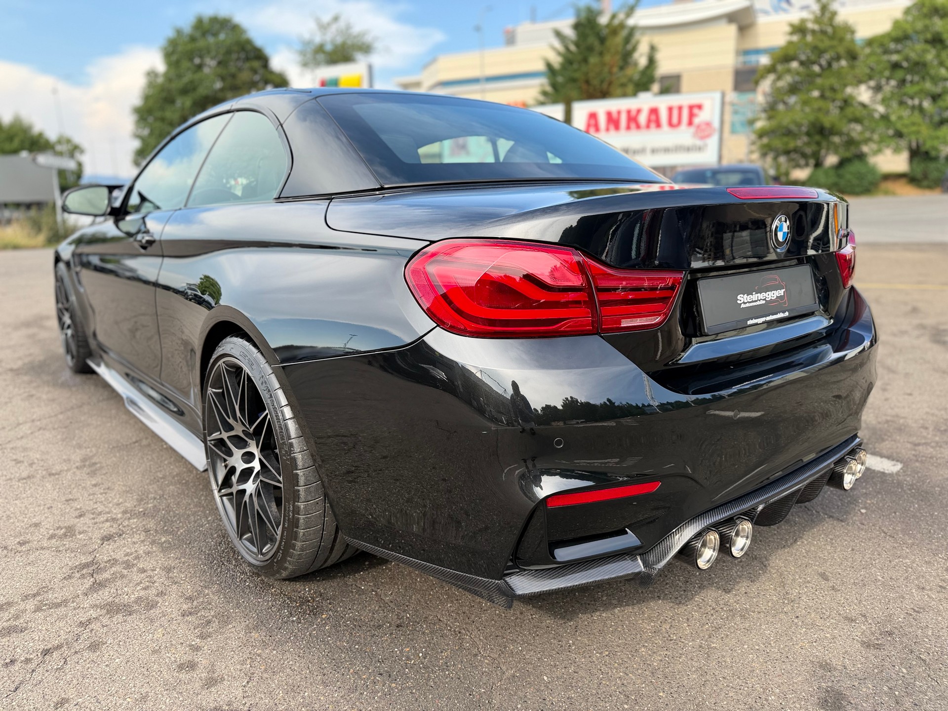 BMW M4 Cabriolet Competition DKG ° All Black °-image-7