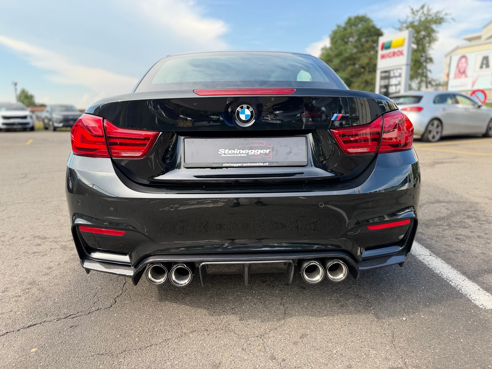 BMW M4 Cabriolet Competition DKG ° All Black °-image-9