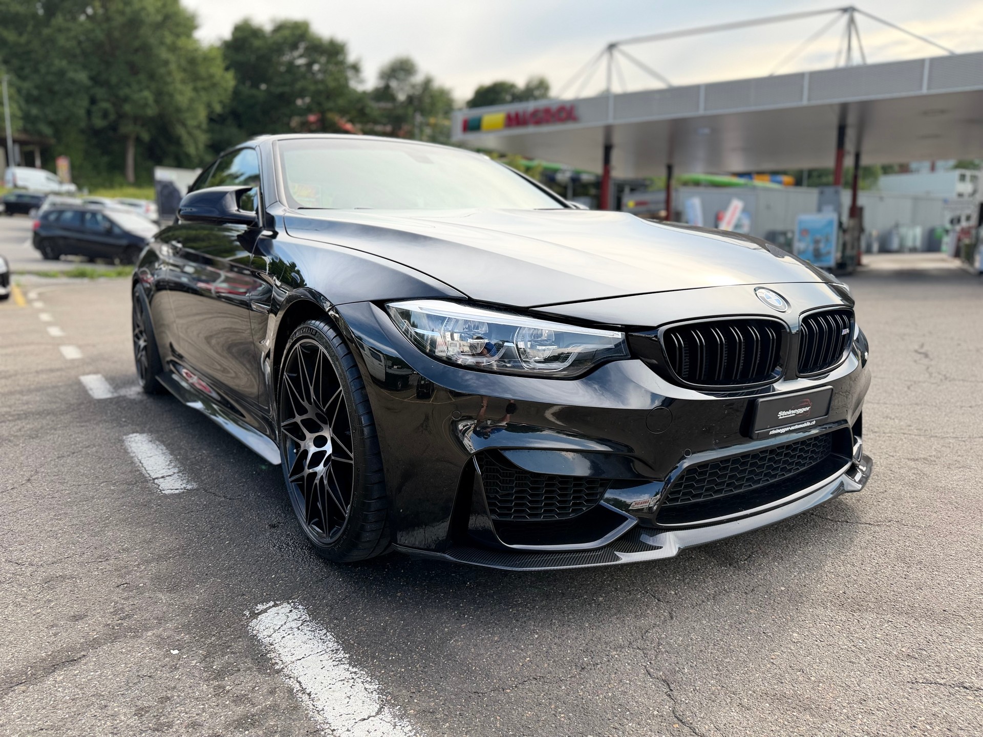 BMW M4 Cabriolet Competition DKG ° All Black °-image-1
