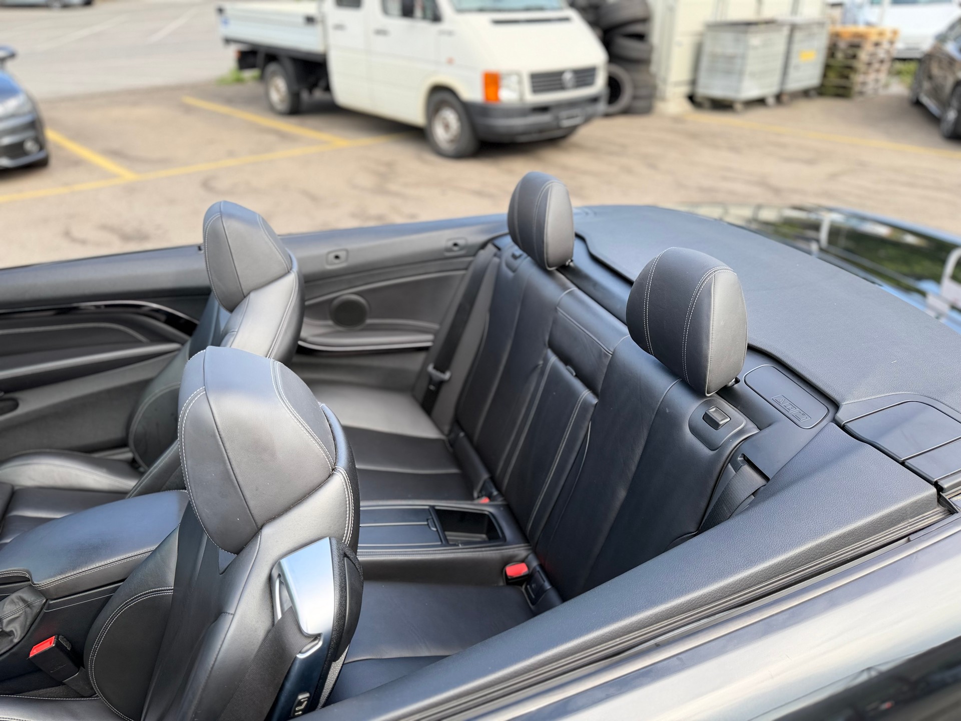 BMW M4 Cabriolet Competition DKG ° All Black °-image-21
