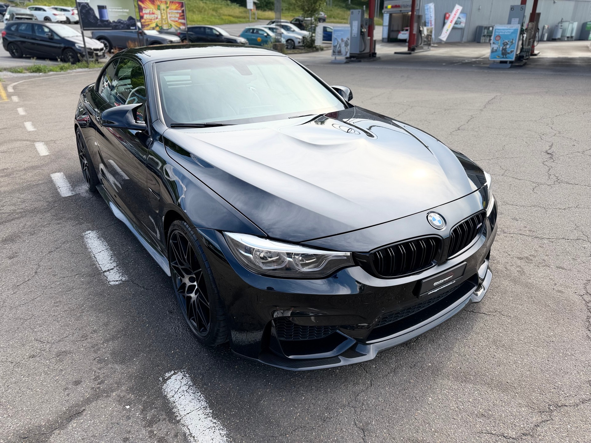 BMW M4 Cabriolet Competition DKG ° All Black °-image-0