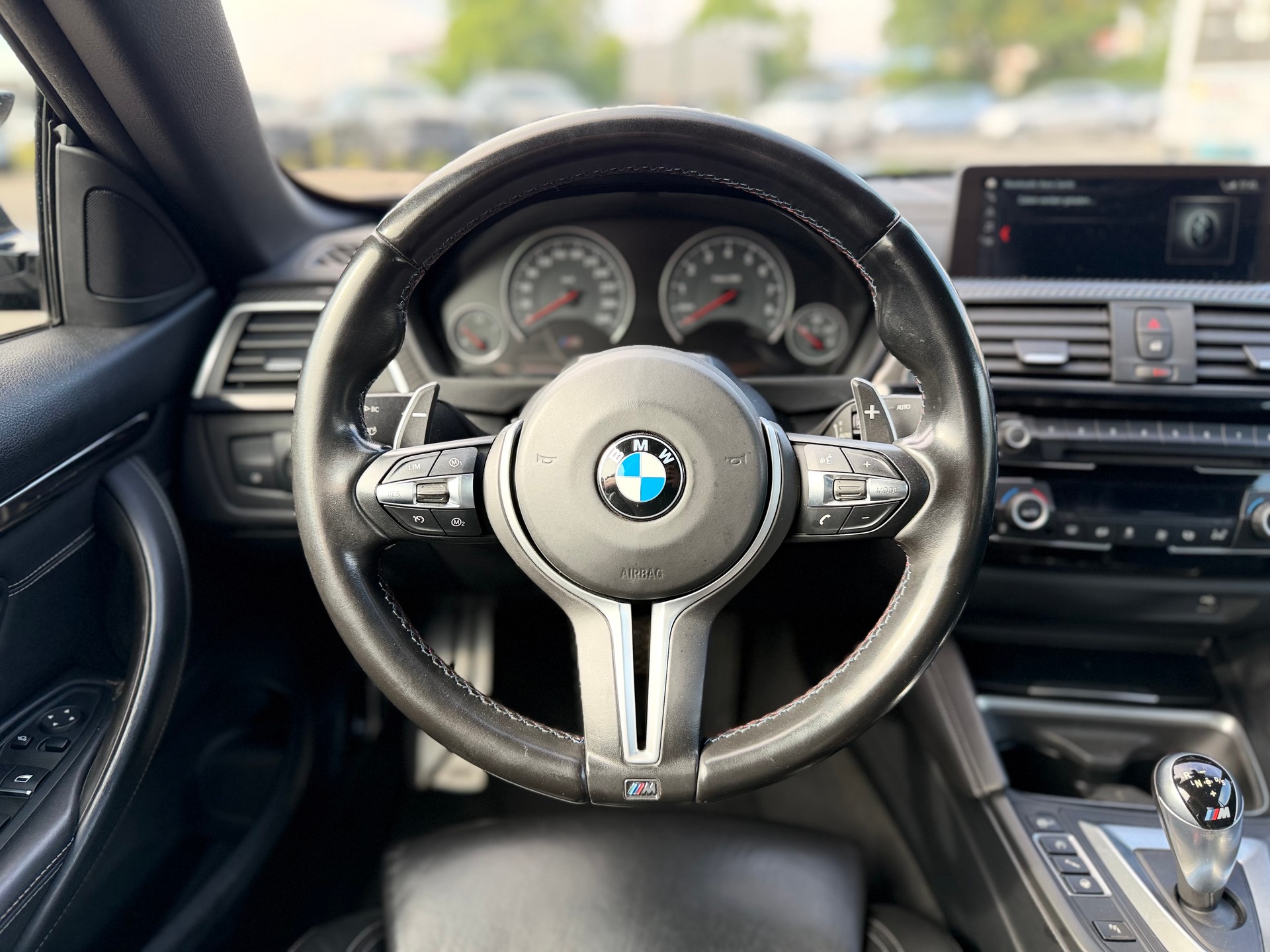 BMW M4 Cabriolet Competition DKG ° All Black °-image-14