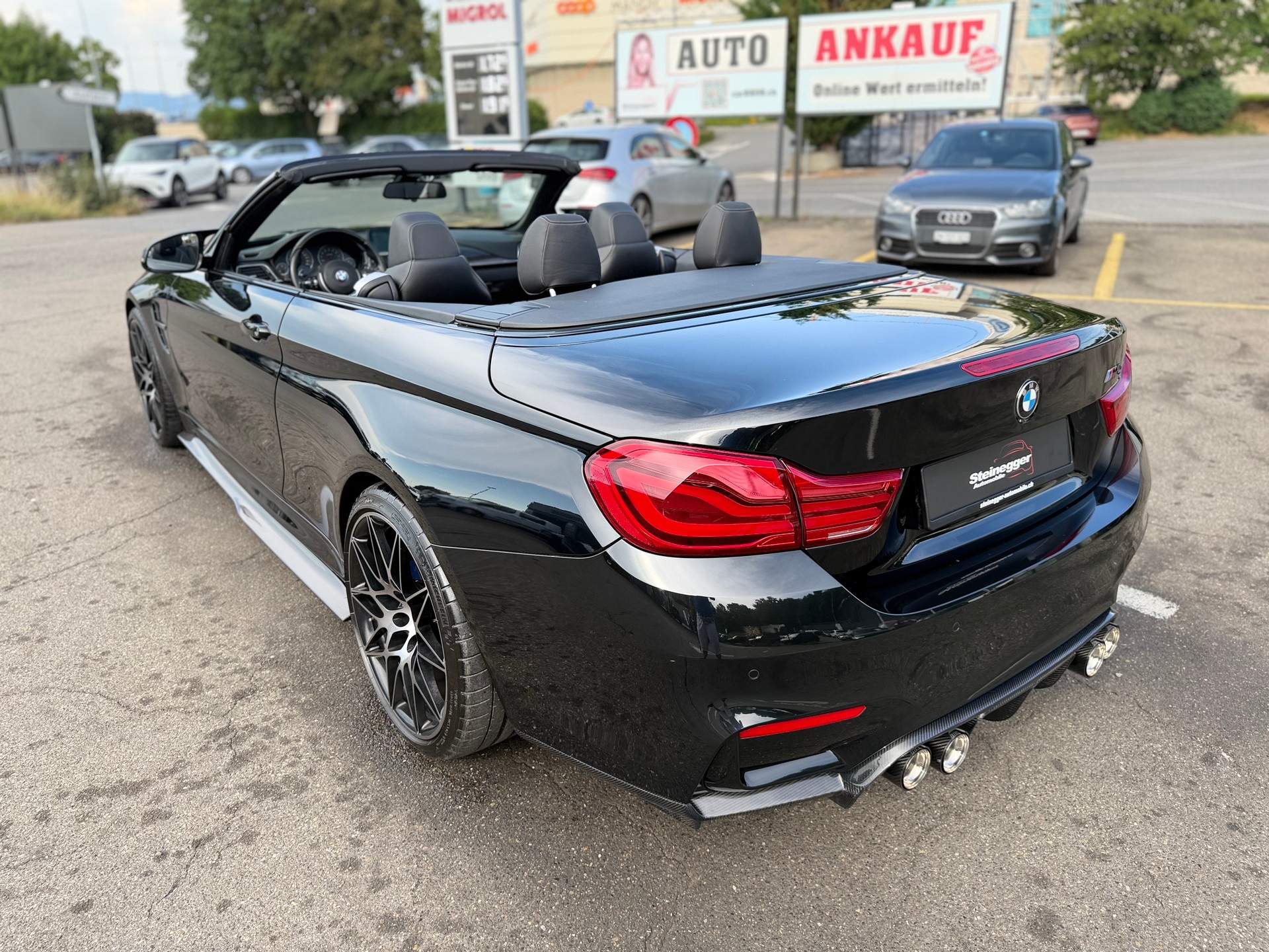 BMW M4 Cabriolet Competition DKG ° All Black °-image-17