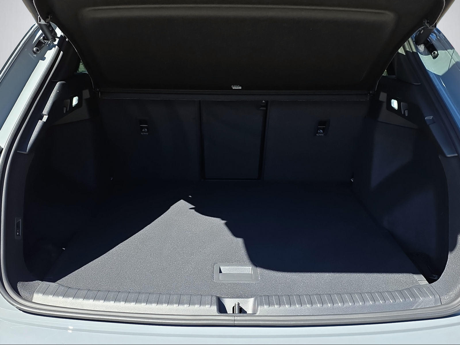 AUDI Q4 e-tron 45 Edition Swiss Ski quattro-image-11