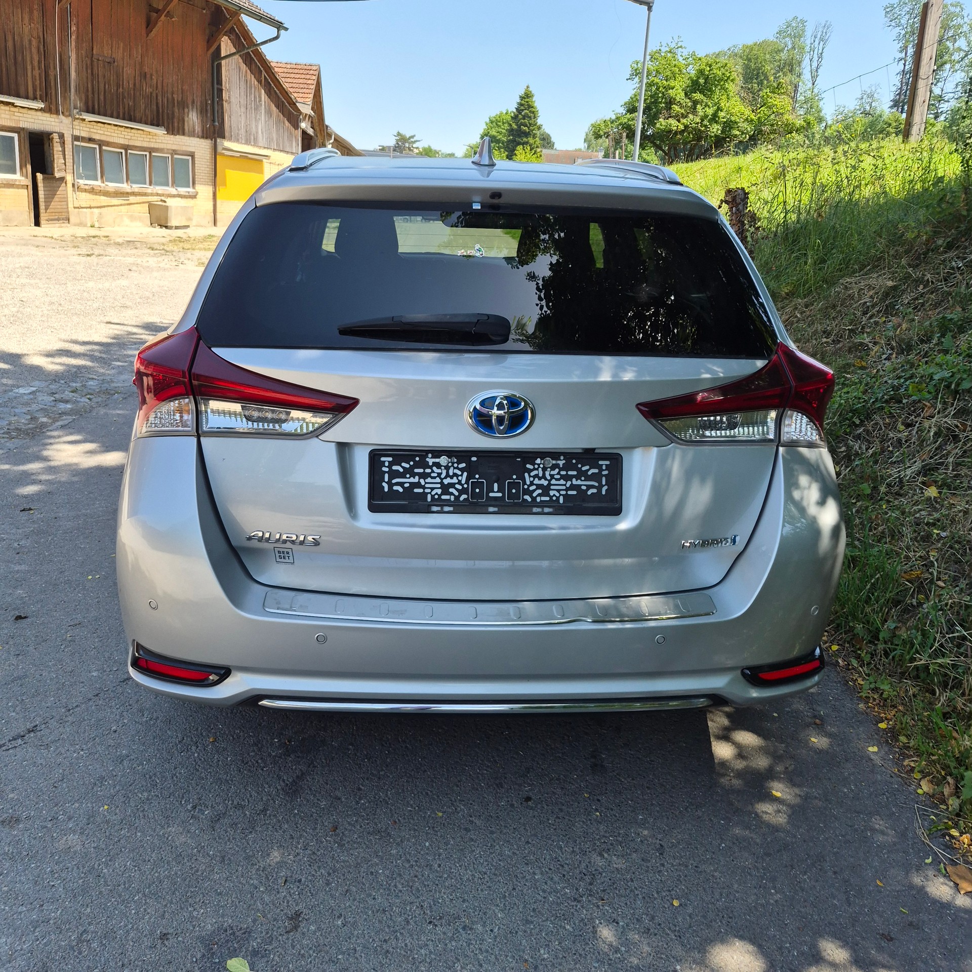 TOYOTA Auris Touring Sports 1.8 HSD Active e-CVT-image-12