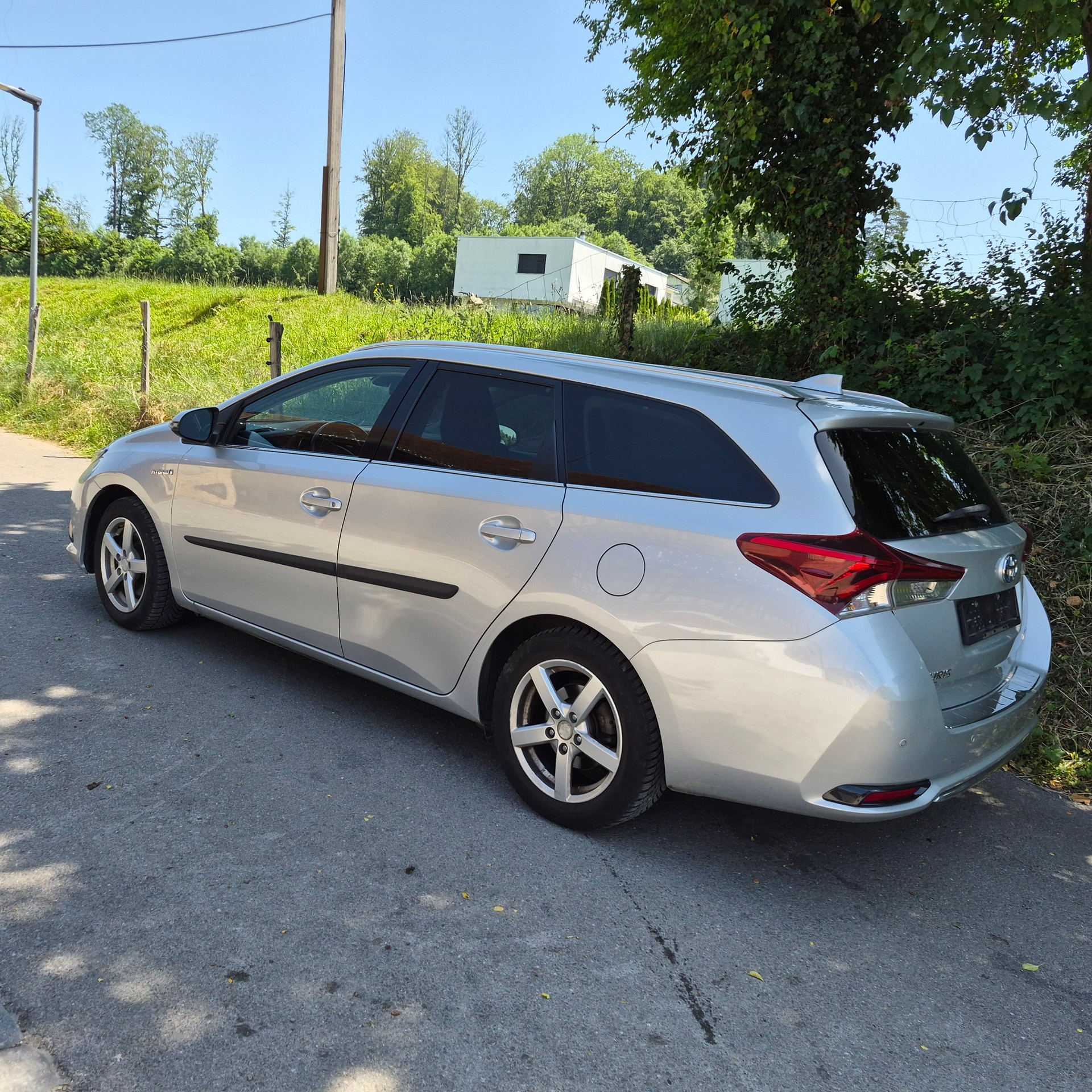TOYOTA Auris Touring Sports 1.8 HSD Active e-CVT-image-11