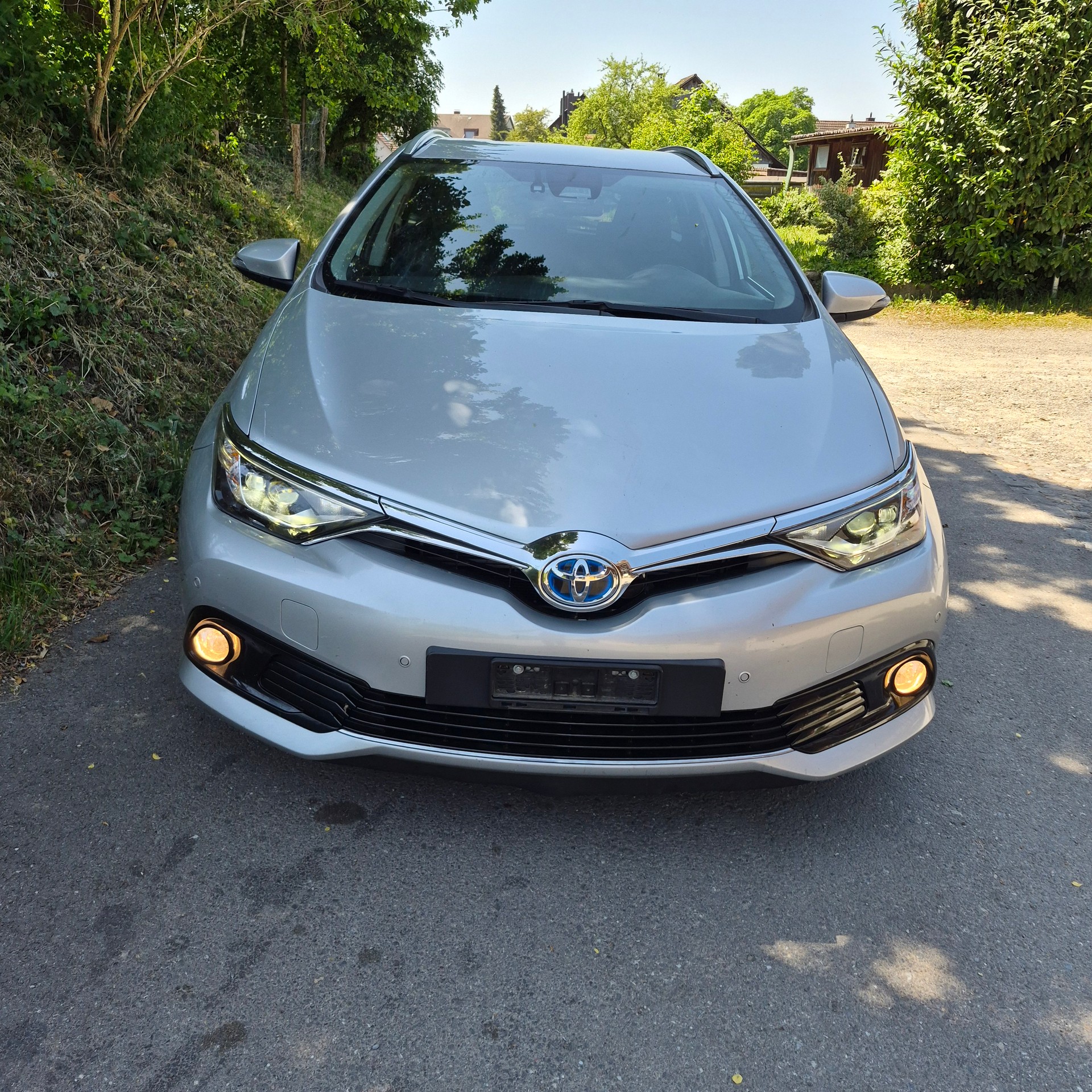 TOYOTA Auris Touring Sports 1.8 HSD Active e-CVT-image-0