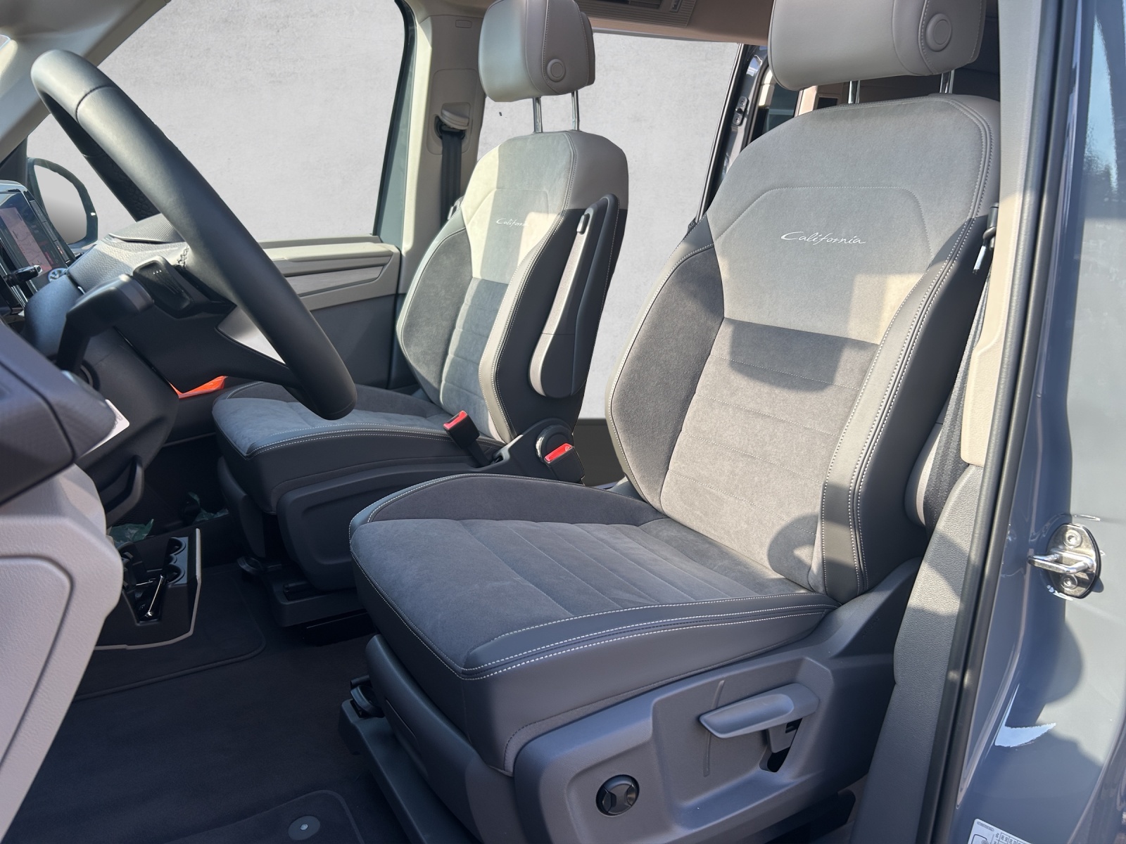 VW California eHybrid Ocean 4Motion-image-11