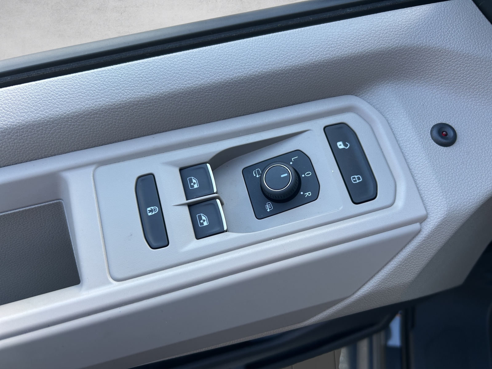 VW California eHybrid Ocean 4Motion-image-17