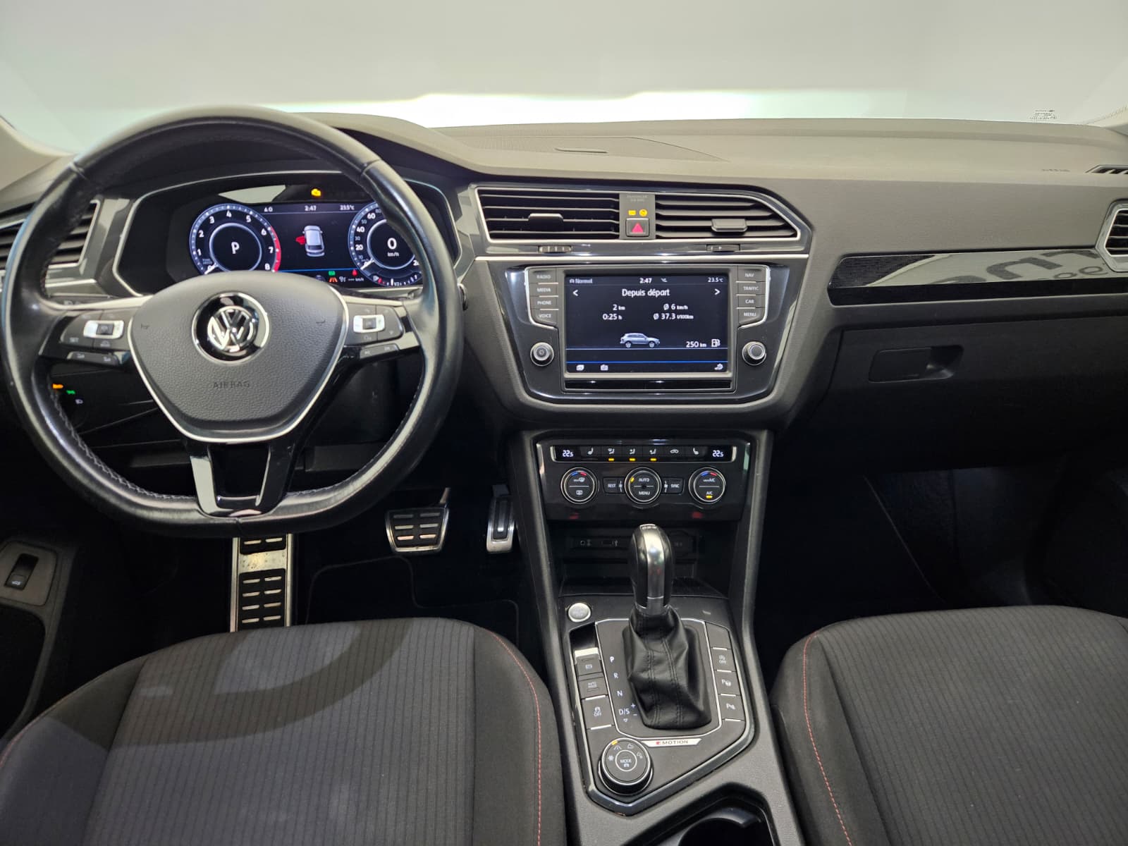 VW Tiguan 2.0TSI Sound 4Motion DSG-image-9