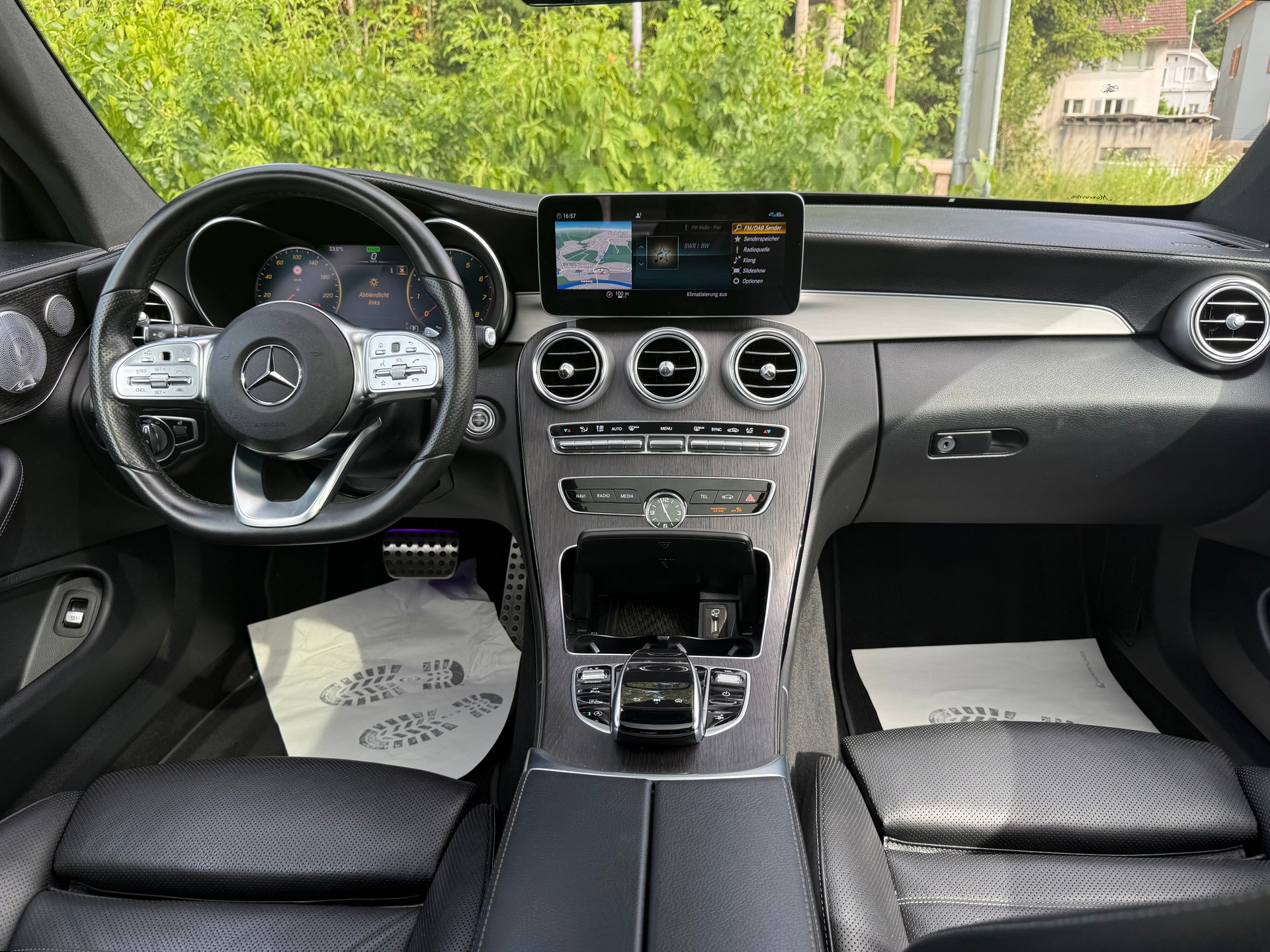 MERCEDES-BENZ C 300 Coupé 4Matic AMG Line 9G-tronic-image-4