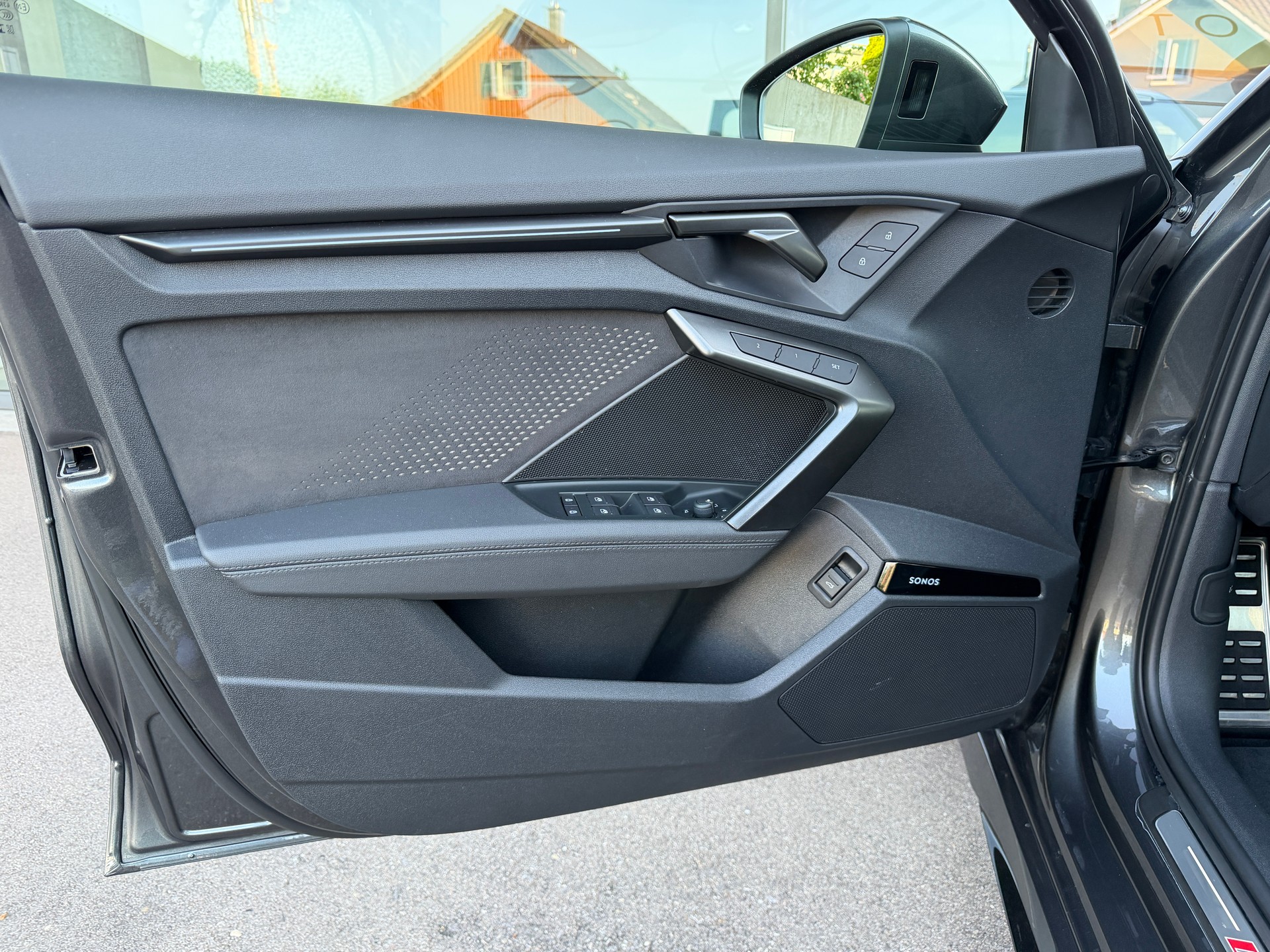 AUDI RS3 Sportback 2.5 TSI quattro S-tronic-image-14