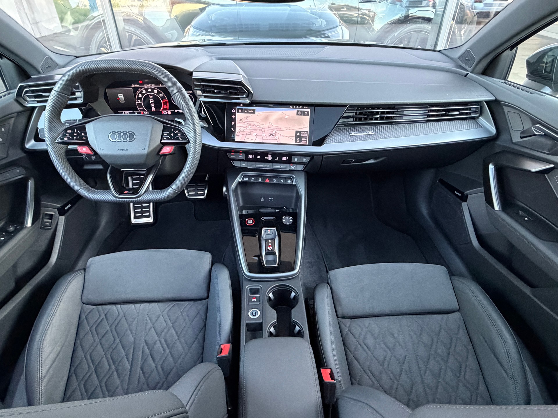 AUDI RS3 Sportback 2.5 TSI quattro S-tronic-image-17