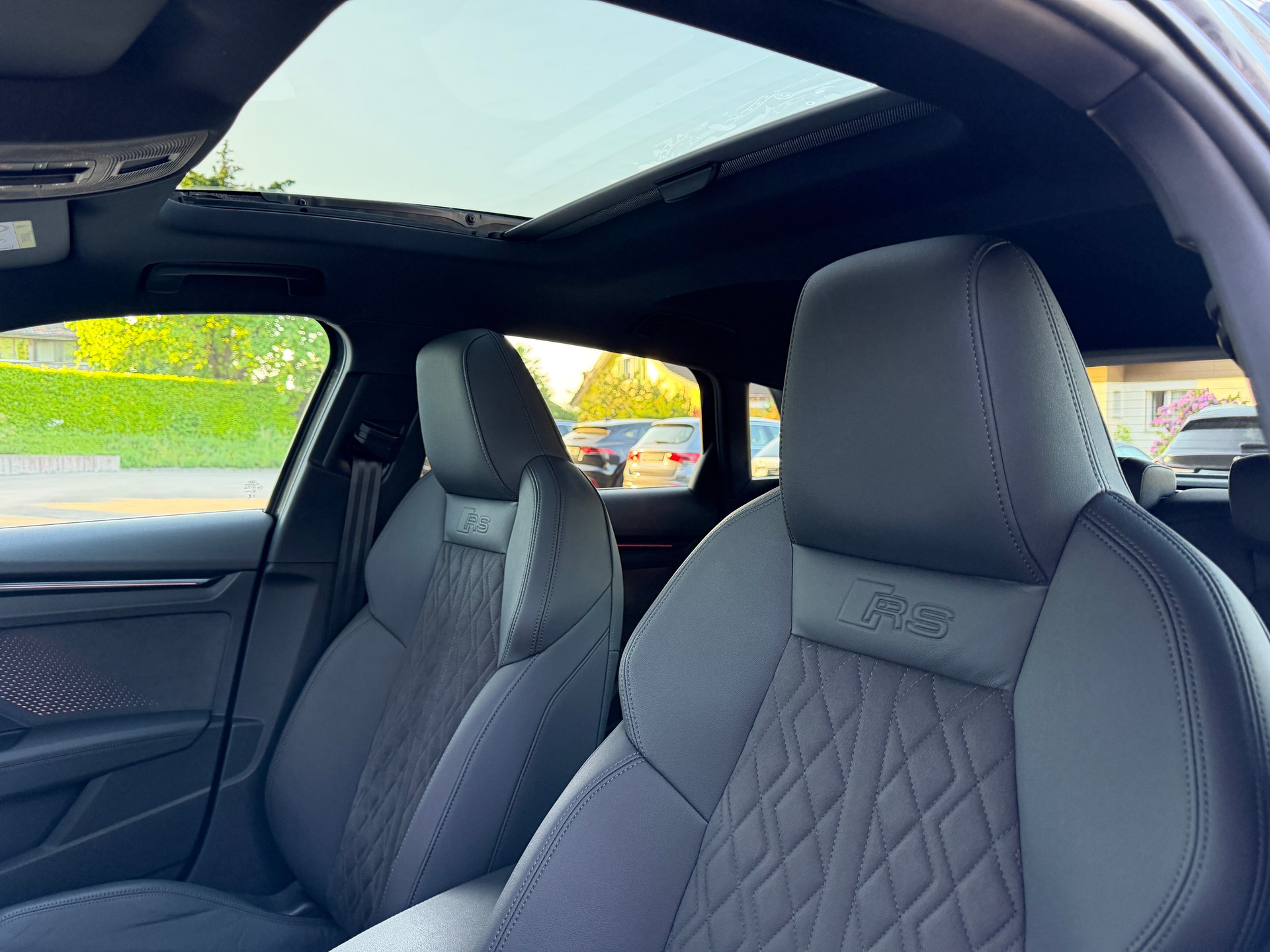 AUDI RS3 Sportback 2.5 TSI quattro S-tronic-image-10