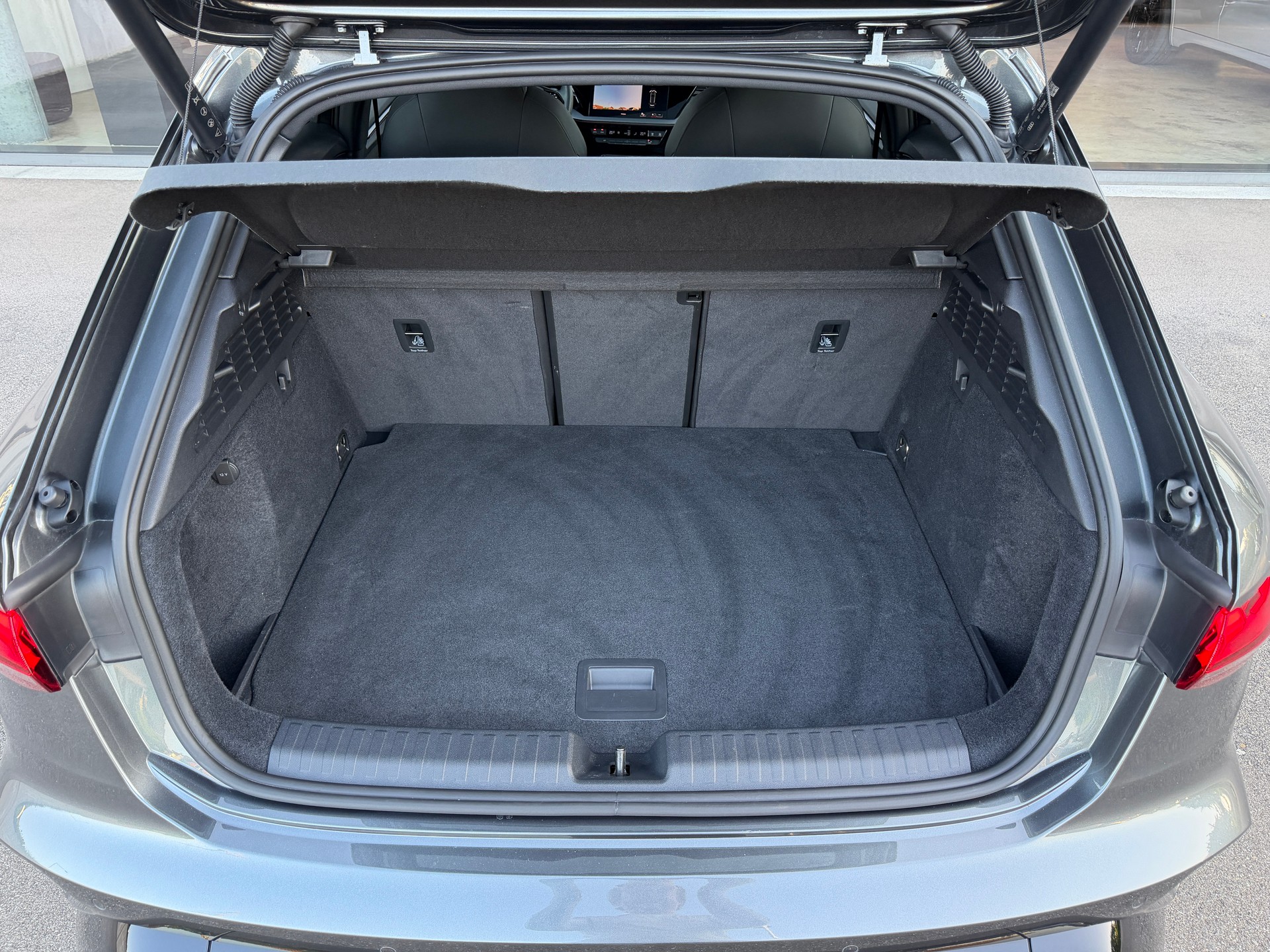 AUDI RS3 Sportback 2.5 TSI quattro S-tronic-image-25