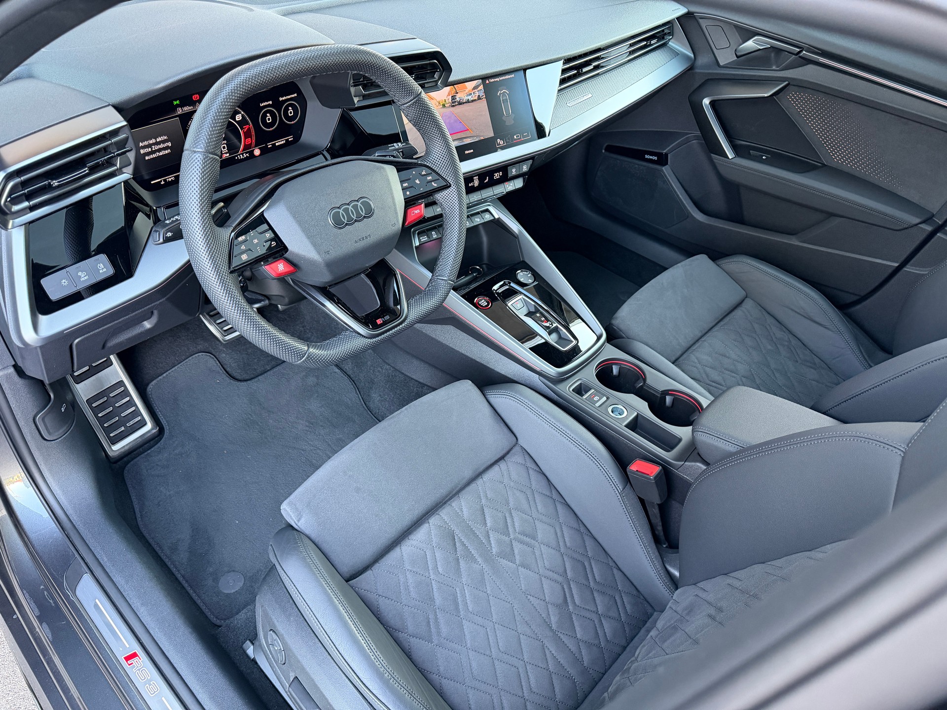 AUDI RS3 Sportback 2.5 TSI quattro S-tronic-image-11
