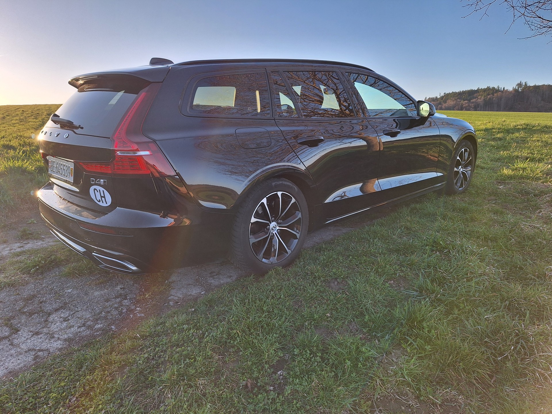 VOLVO 2.0 D4 R-Design AWD-image-0